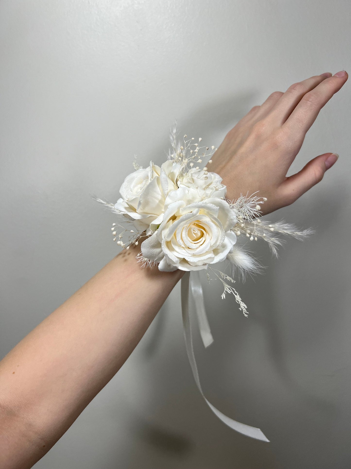 Wedding Corsage White Boho Wedding Wrist Corsage Bridesmaids Decor Corsage Ivory Corsage Prom Artificial Flowers Baby Breath