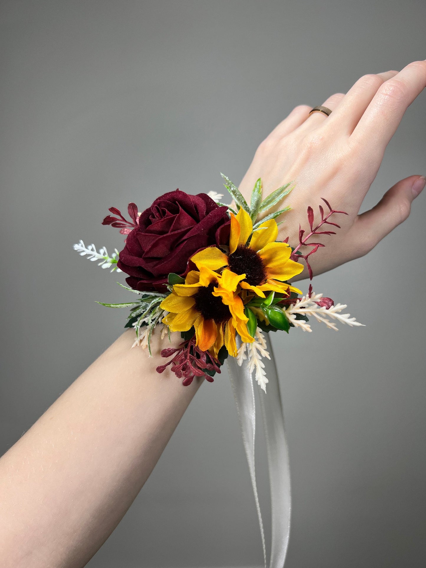 Sunflower Corsage Burgundy Wedding Boutonniere Sunflower Corsage Mom Bridesmaids Corsage Boutonnière Groom Sunflower Fall Artificial Flower