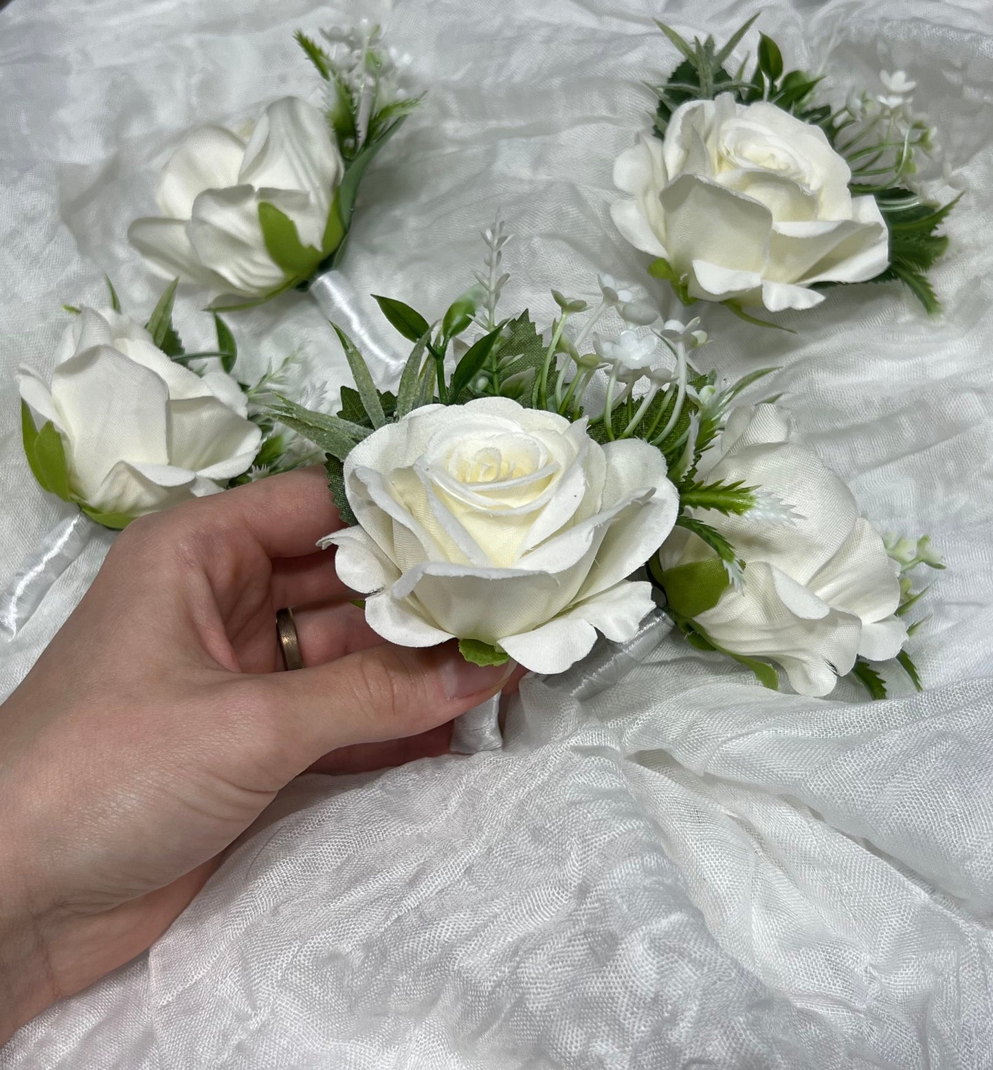 White Boutonniere Wedding Groom Groomsmen Boutonnière Ivory Wedding Artificial Flowers Eucalyptus Cream Rose Prom Boutonniere Off-White
