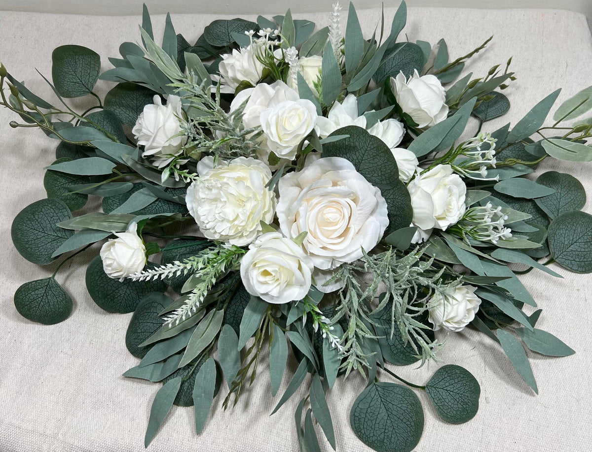 White Centerpiece Wedding Ivory Table Round Centerpiece White Circle Centerpiece Table Decor White Sweetheart White Eucalyptus Sage Reddit