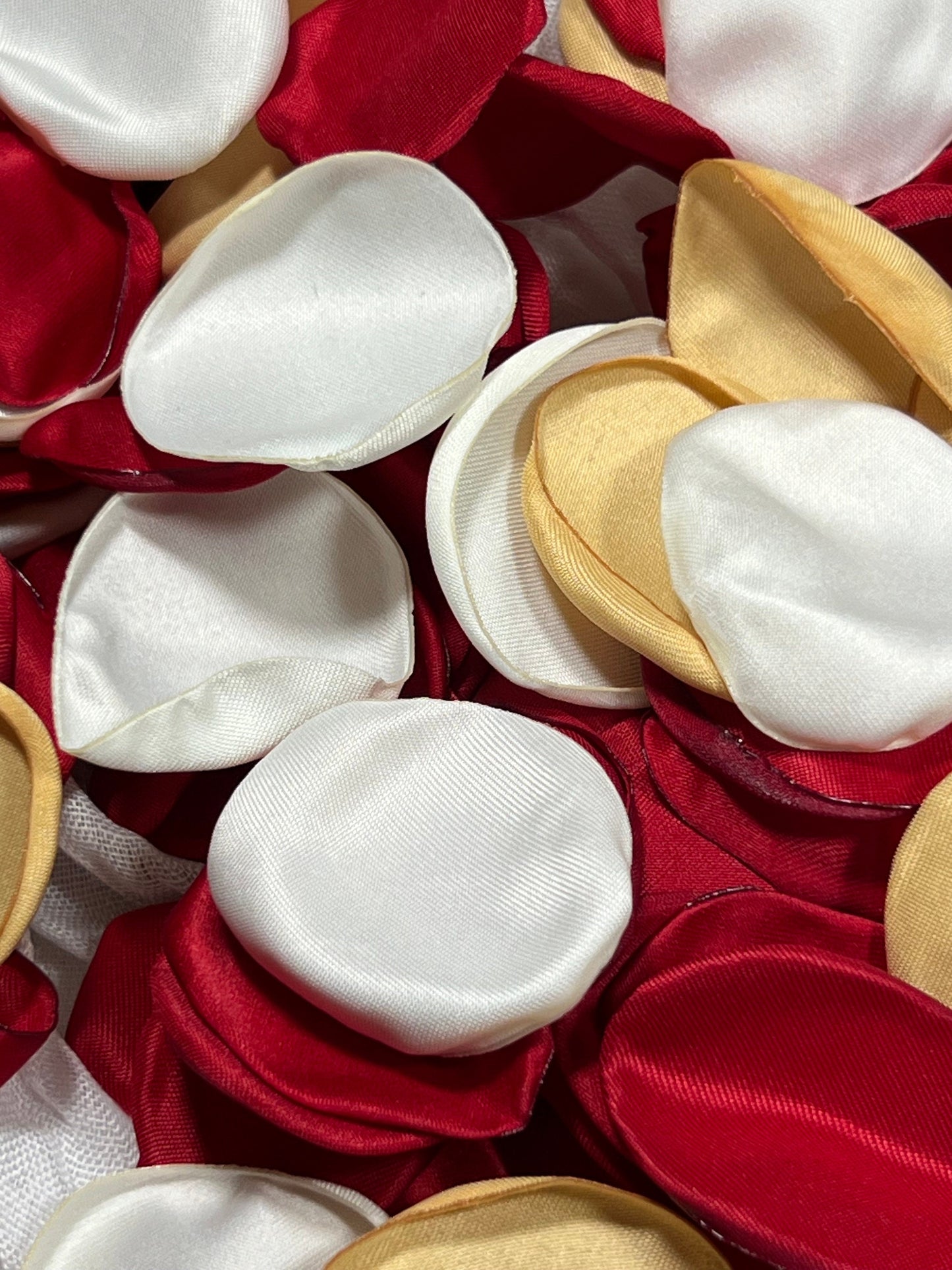 Red White Petals Wedding Decor Flower Girl Petals Red Wedding Aisle Decor Flower Petals Gold Red Ceremony Decor White Bridal Shower Confetti
