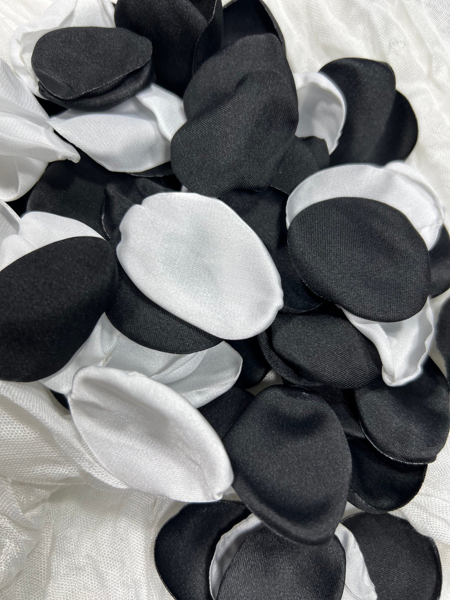 Black White Petals Wedding Decor Flower Girl Petals Black White Wedding Aisle Decor Flower Petals Black Ivory Ceremony Decor Confetti