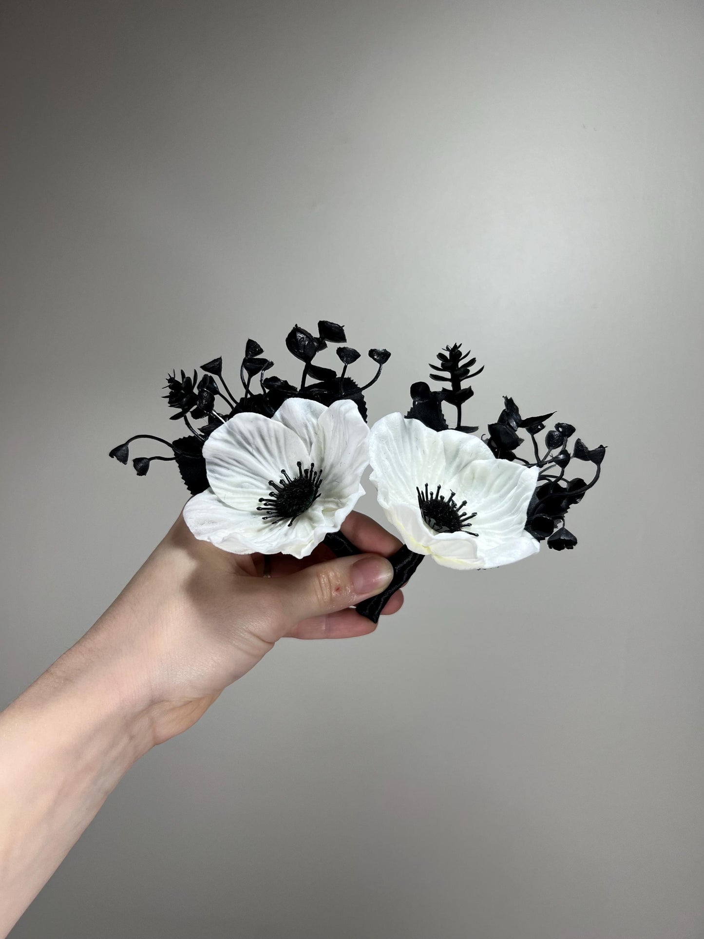 Anemone Corsage Wedding White Black Corsage Anemone Wrist Corsage Mom Anemone Black White Bridesmaids Corsage Prom Anemone Artificial Flower