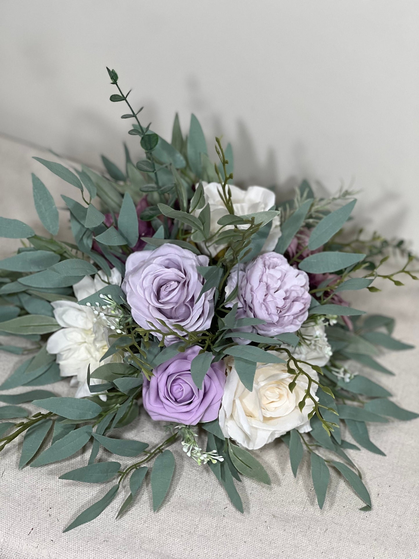 Purple Centerpiece White Lavender Table Flower Ball Decoration White Table Centerpiece Barrel Plum Whiskey Ivory Puple Arrangement Mauve