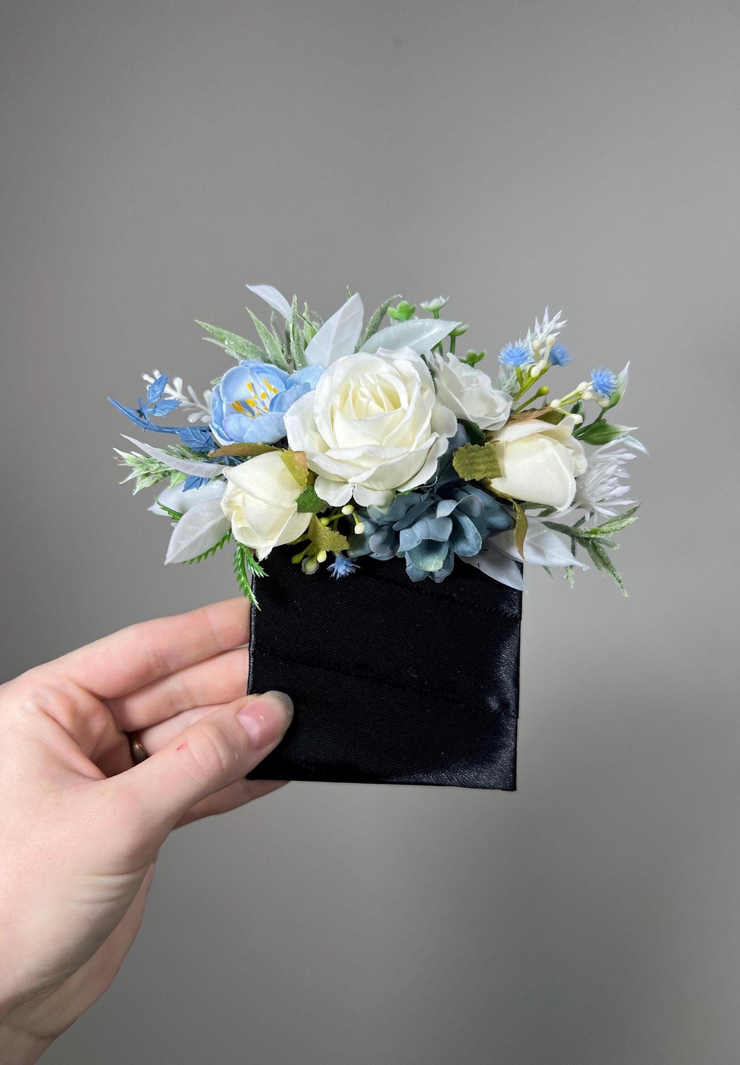 Blue White Corsage Wedding Ivory Dusty Blue Sky Baby Breath Bridesmaids Wrist Corsage Mom Wristlet Artiticial Flower Eucalyptus Prom Corsage