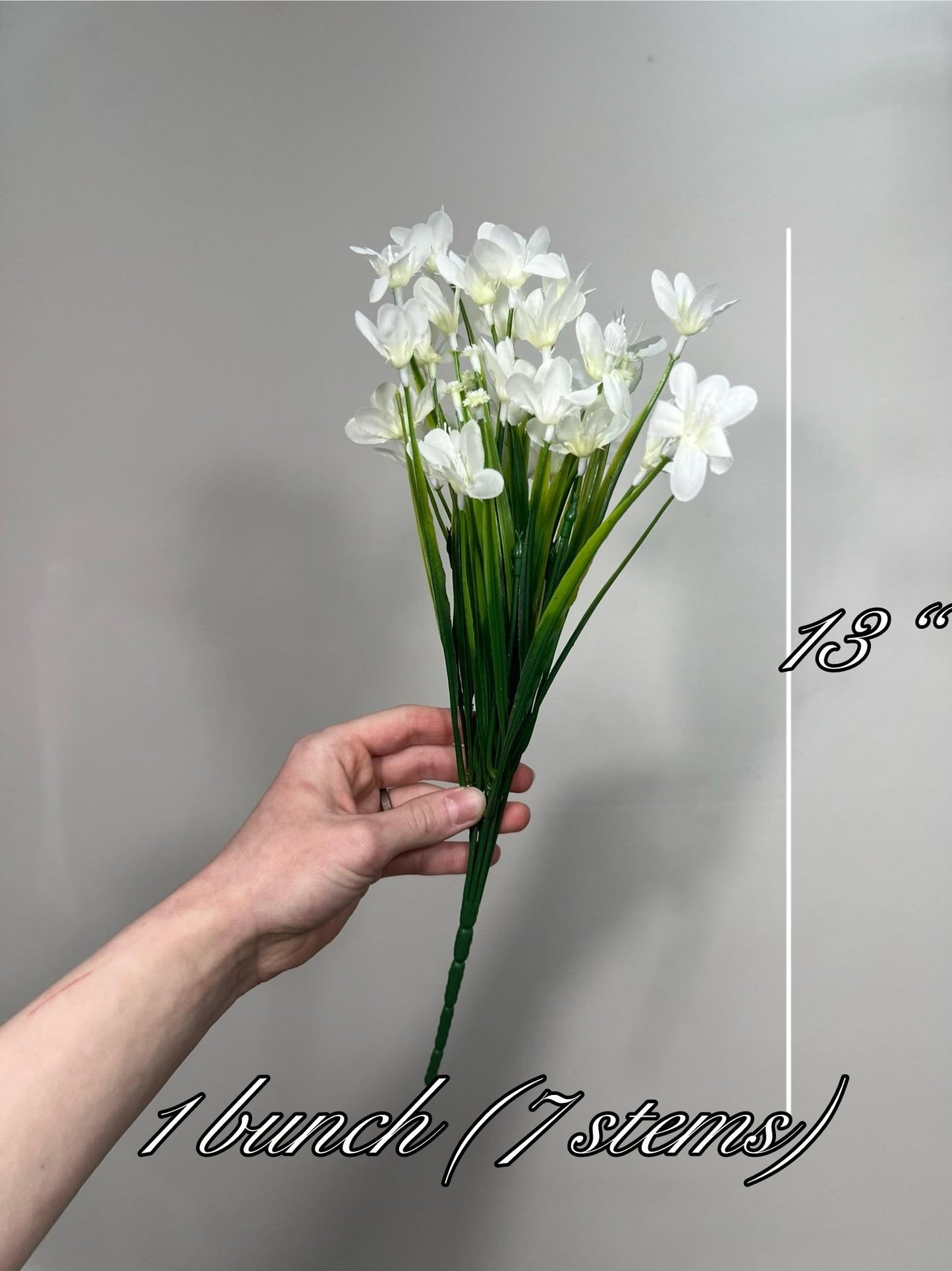 White Flowers 1 Bunch Artificial Wedding White Flower with Stems Ivory Flowers Silk Artificial Cream Blossoms Flowers Wild White Delphinium