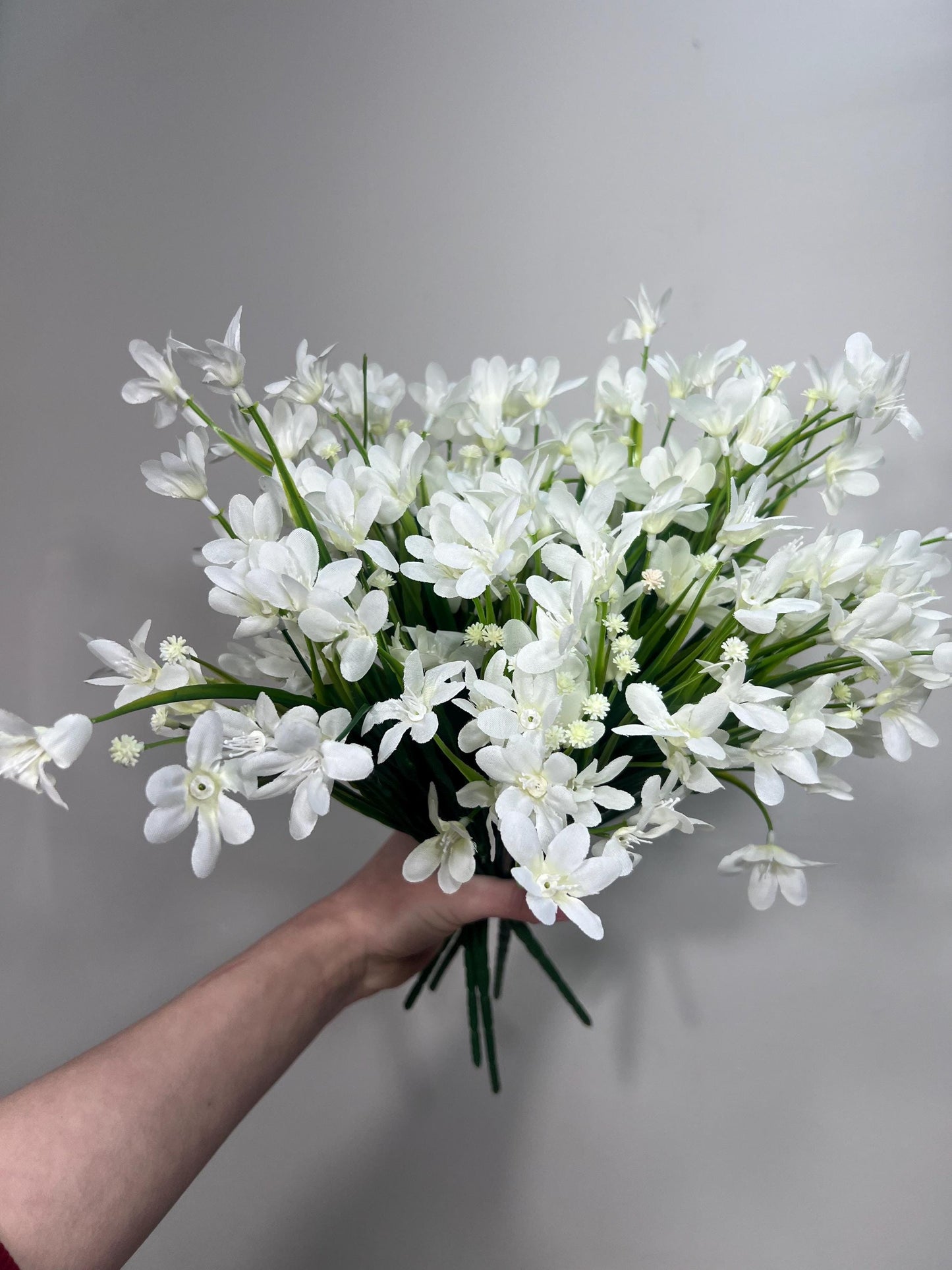 White Flowers 1 Bunch Artificial Wedding White Flower with Stems Ivory Flowers Silk Artificial Cream Blossoms Flowers Wild White Delphinium