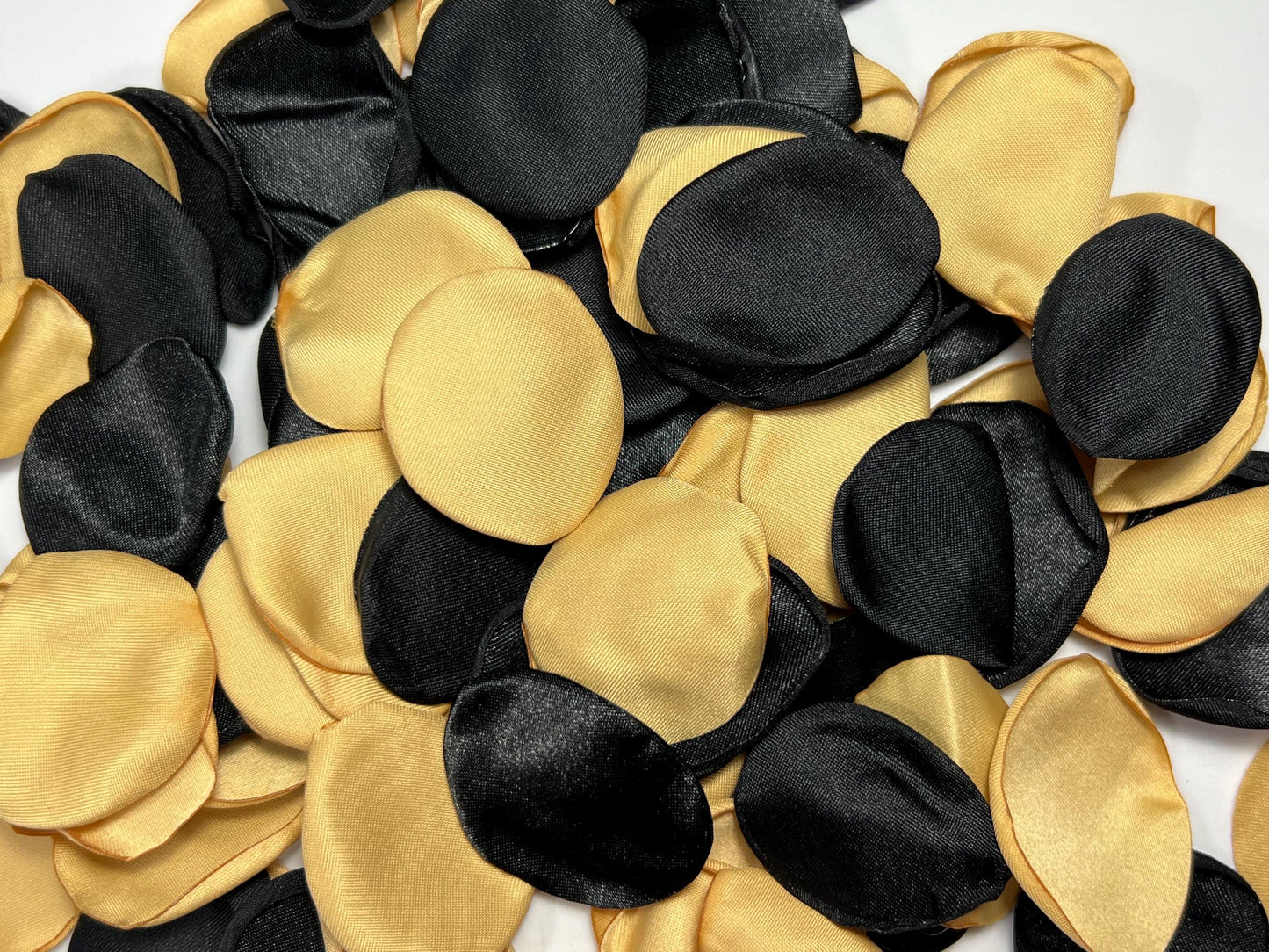 Black Gold Petals Wedding Decor Black Flower Girl Petals Wedding Aisle Decor Flower Petals Gold Black Gold Ceremony Confetti Bridal Shower