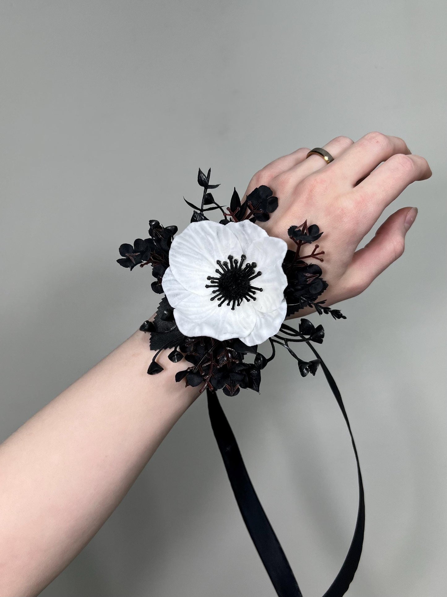 Anemone Corsage Wedding White Black Corsage Anemone Wrist Corsage Mom Anemone Black White Bridesmaids Corsage Prom Anemone Artificial Flower