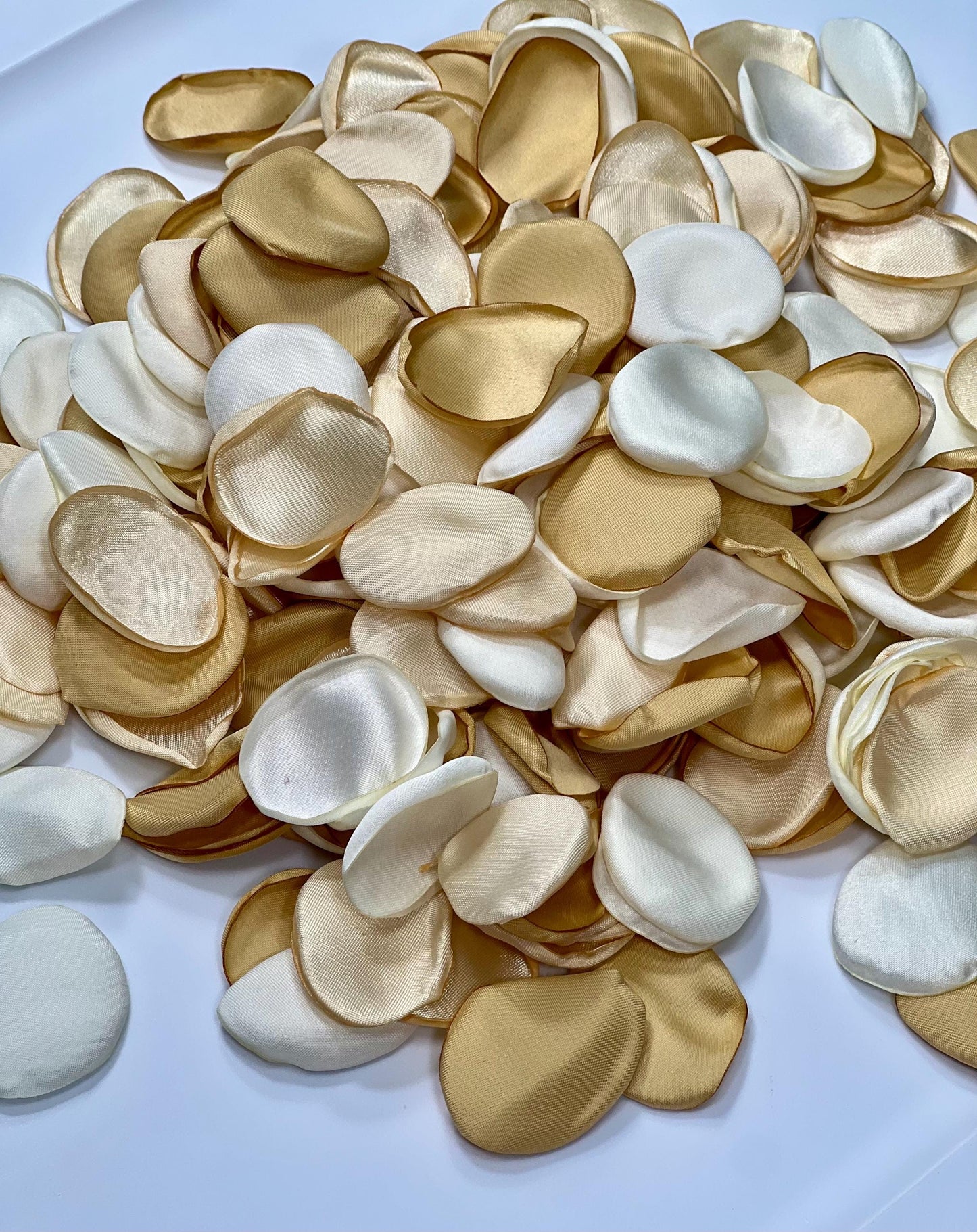 Gold White Petals Wedding Decor Flower Girl Petals Champagne Gold Wedding Aisle Decor Flower Petals Gold Ivory Confetti Bridal Shower Petals