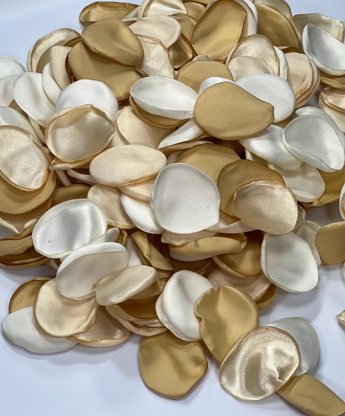 Gold White Petals Wedding Decor Flower Girl Petals Champagne Gold Wedding Aisle Decor Flower Petals Gold Ivory Confetti Bridal Shower Petals