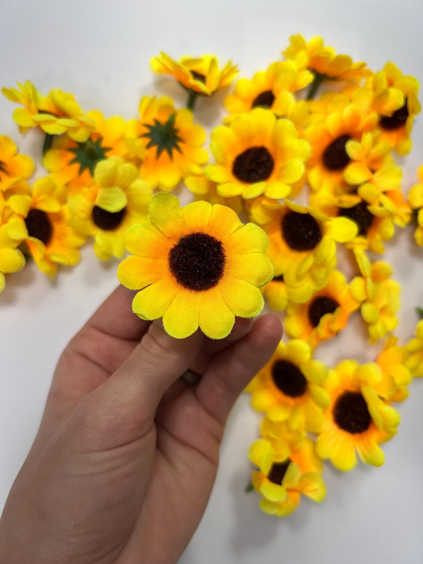 Sunflower Flower Heads Wedding Yellow Sunflowers 1.5” Artificial Flower Sunflower Small Fall Silk Flowers Heads Sunflower Craft Supplies