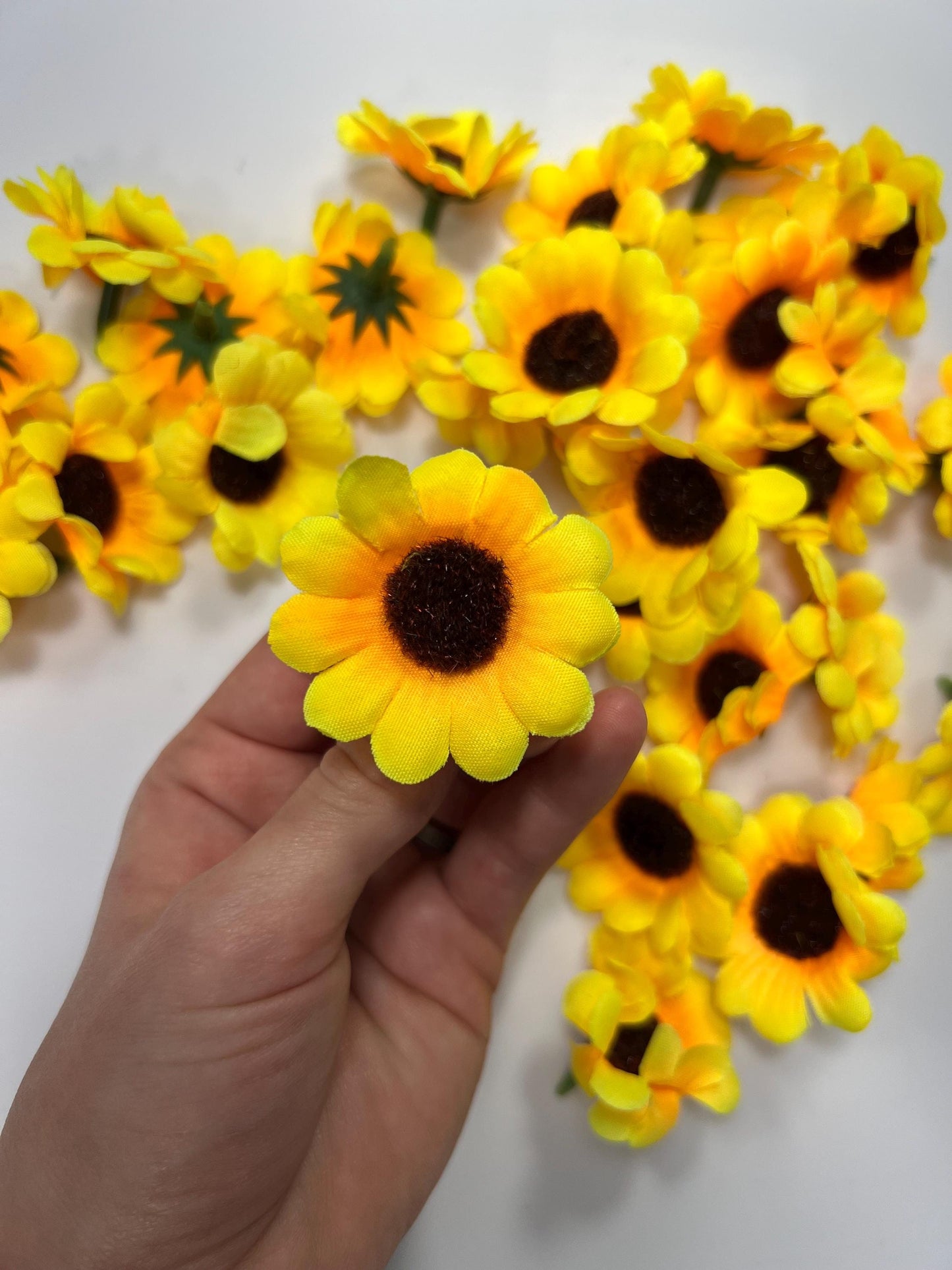 Sunflower Flower Heads Wedding Yellow Sunflowers 1.5” Artificial Flower Sunflower Small Fall Silk Flowers Heads Sunflower Craft Supplies