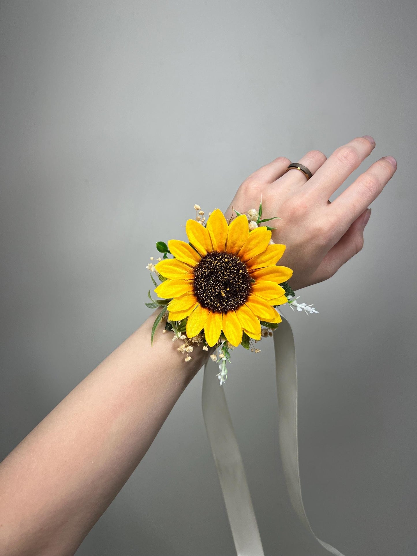 Sunflower Corsage Wedding Wrist Corsage Sunflower Bridesmaids Corsage Baby Breath Sunflowers Fall Corsage Artifitical Flower