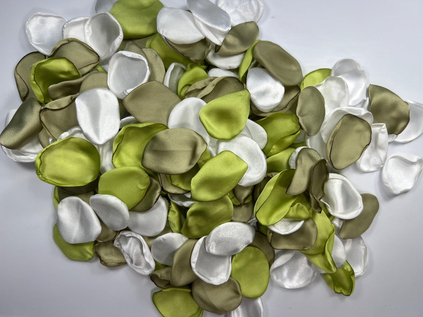 Green White Petals Silk Wedding Decor Flower Girl Petals Sage Green Olive Aisle Flower Petals Apple Green Lime Ivory Decor Confetti