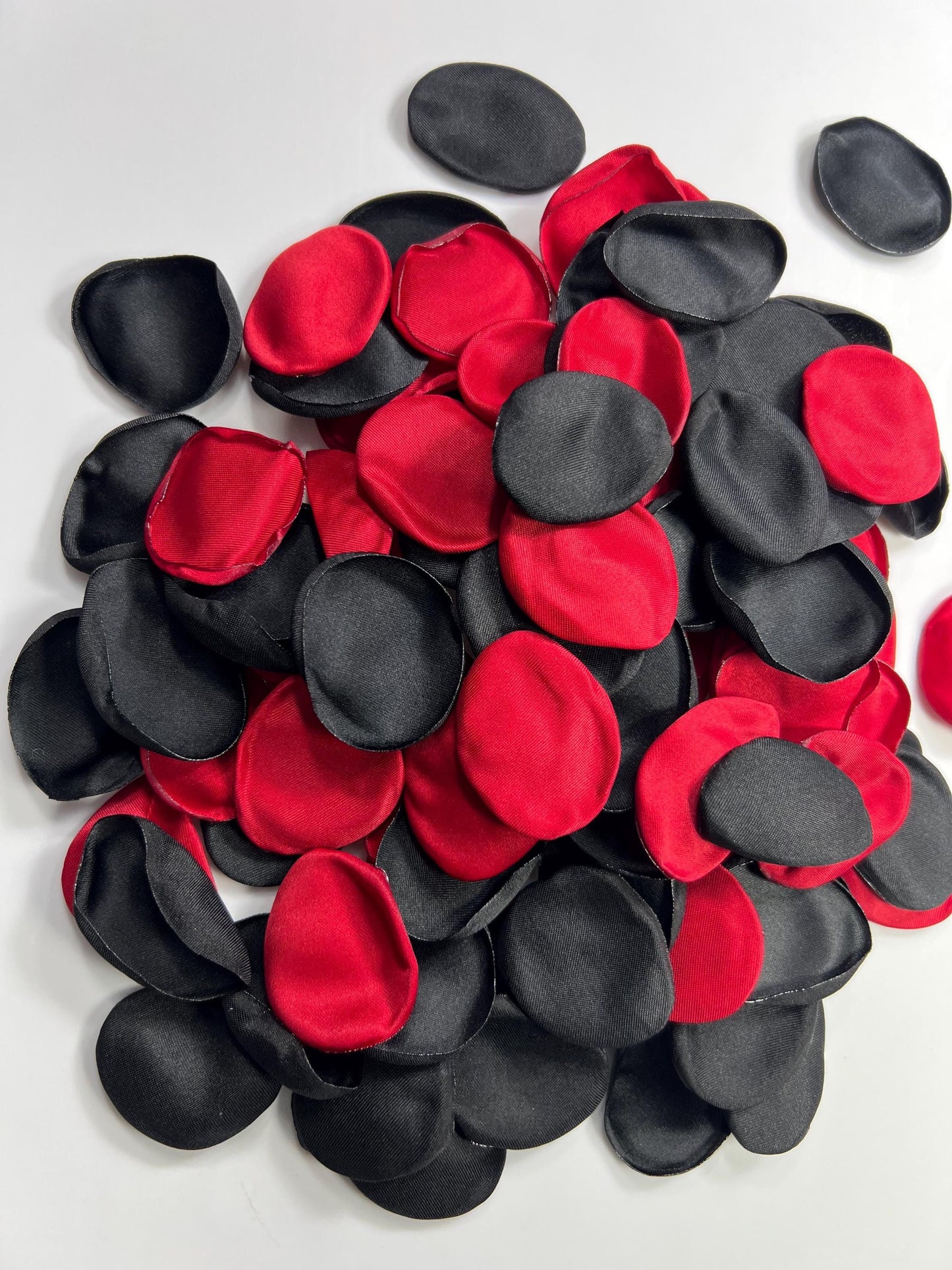 Black Red Petals Wedding Decor Flower Girl Petals Black Wedding Aisle Decor Flower Petals Black Ceremony Decor Red Confetti