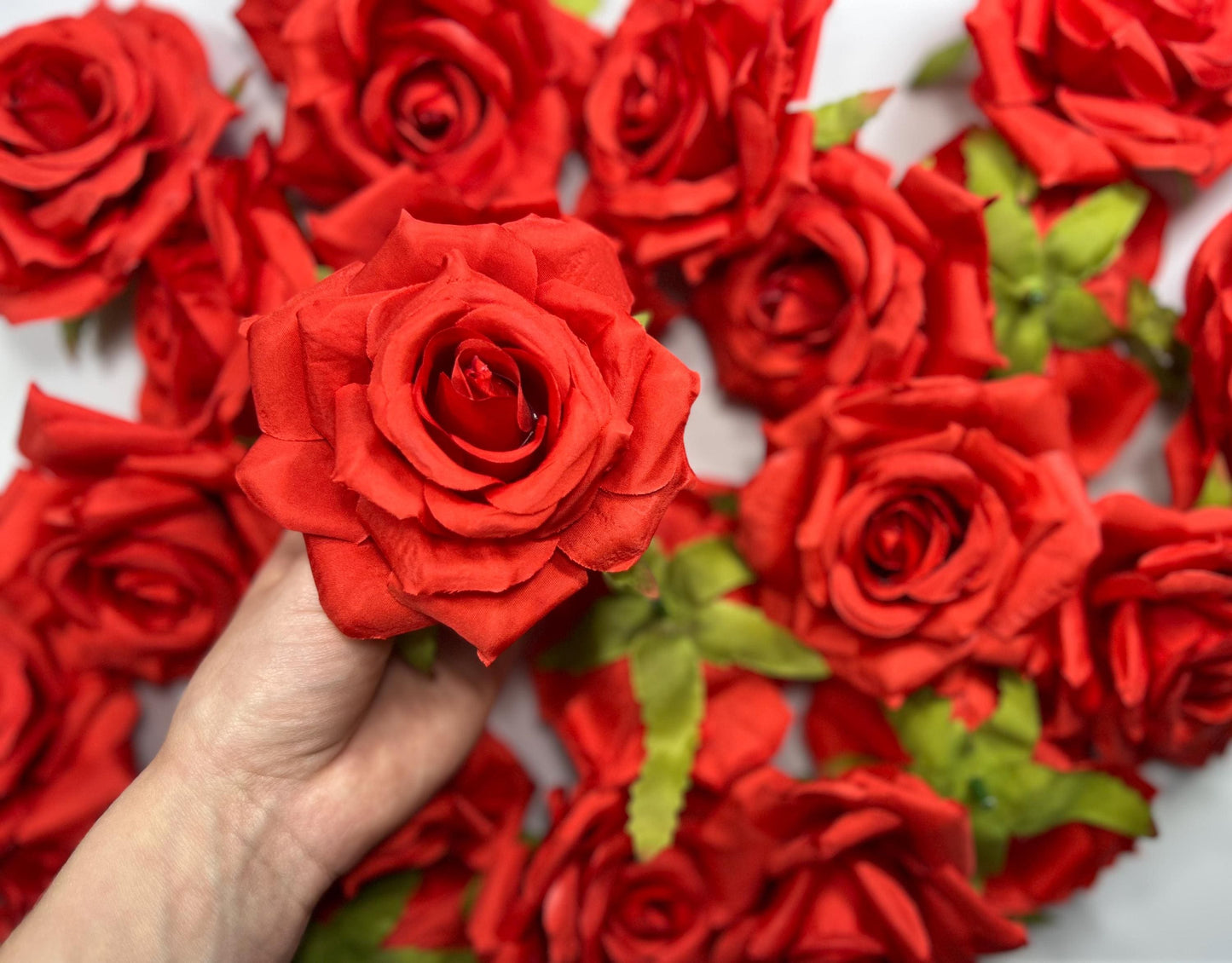 Red Rose Artiricial Wedding Christmas Red Flower Heads Realistic Red Roses Craft Supplies Wedding DIY Bouquet Silk Roses Red Fake Flowers