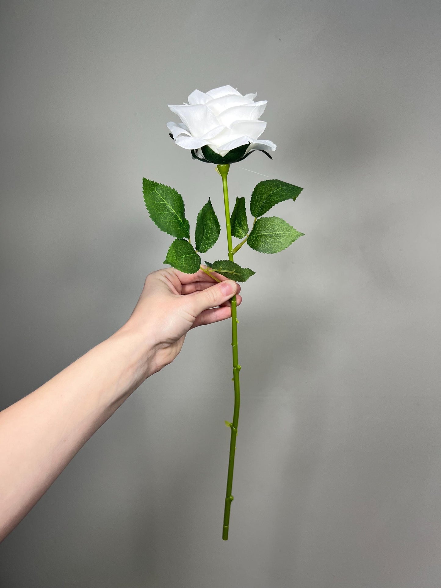 White Rose Artificial Flower Heads with Stem Leaves Wedding Roses for Bouquet DIY Pure White Roses Real Touch Floral White Supplies Flowers
