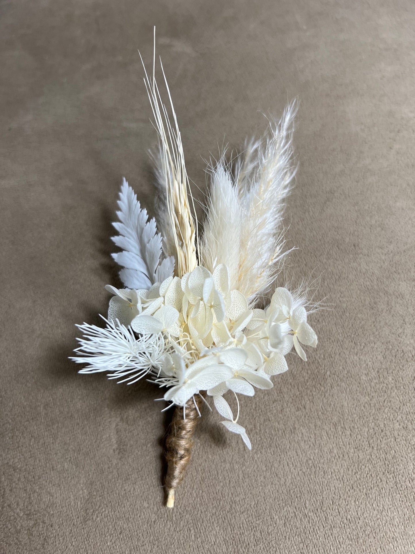 Wedding Boutonnière Boho White Wedding Ivory Groom Boutonniere Groomsmen Decor Bridal Hydrangea Dried Eucalyptus Baby Breath Pampas Grass