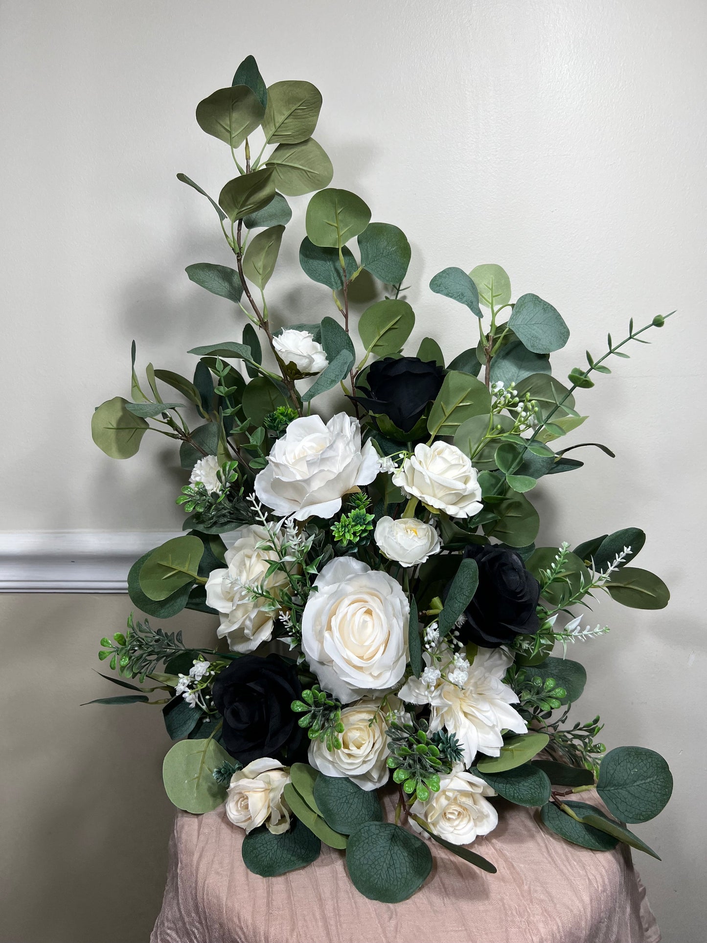 Wedding Aisle Marker Flower Floor Arrangement Whiskey Barrel Décor Black Ground Arch Ivory