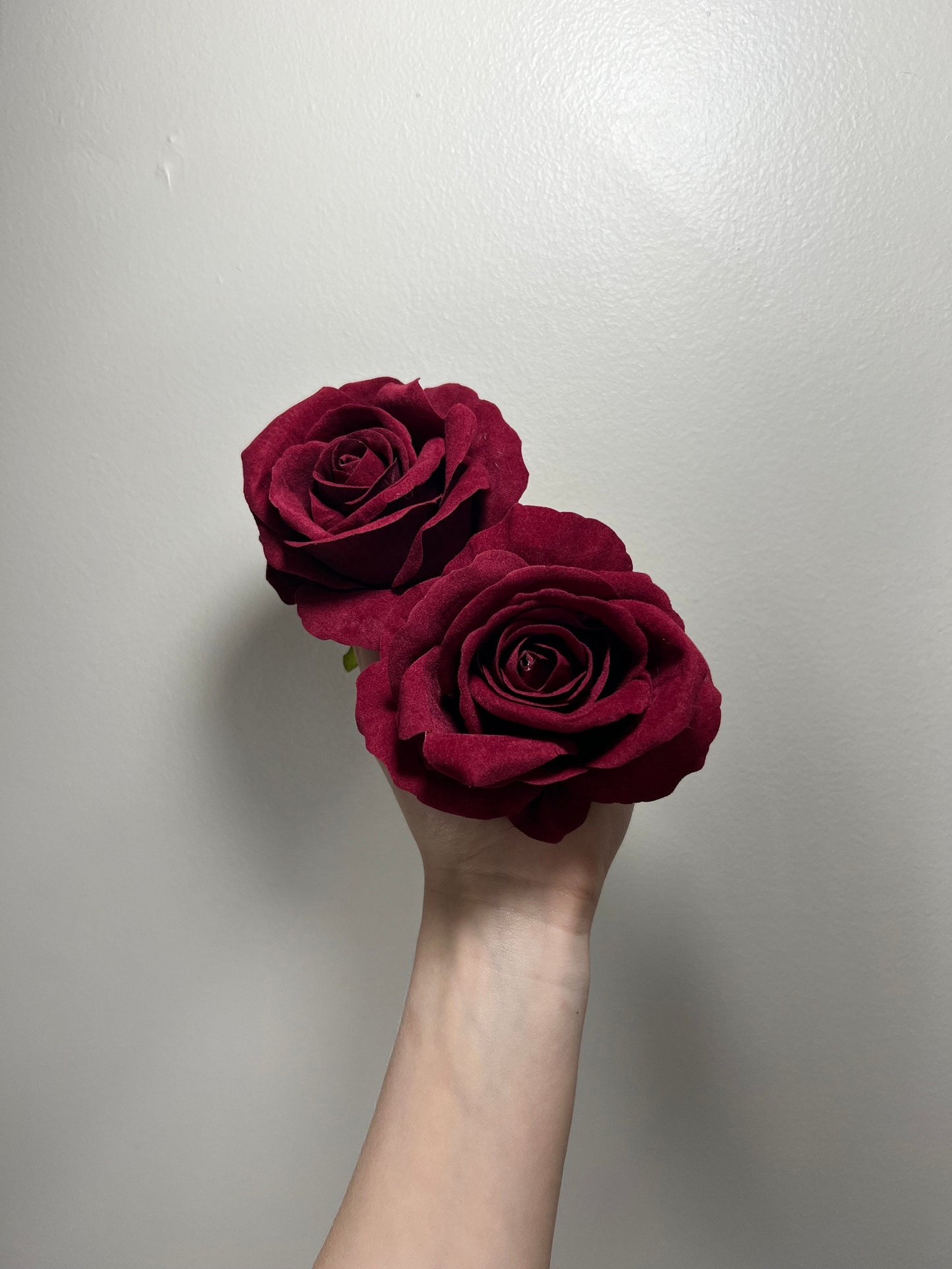 Burgundy Velvet Flowers Head Rose Dark Red Wine High Quality Maroon Red Wedding Artificial Roses Home Décor Silk Decorative DIY Supplies