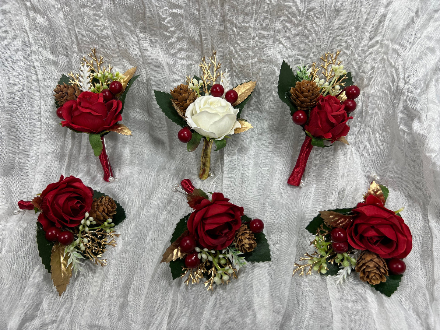 Christmas White Gold Red Boutonniere Wedding Groom Boutonnières Groomsmen Ivory Boutonnière Christmas Pine Cone Artificial Flowers