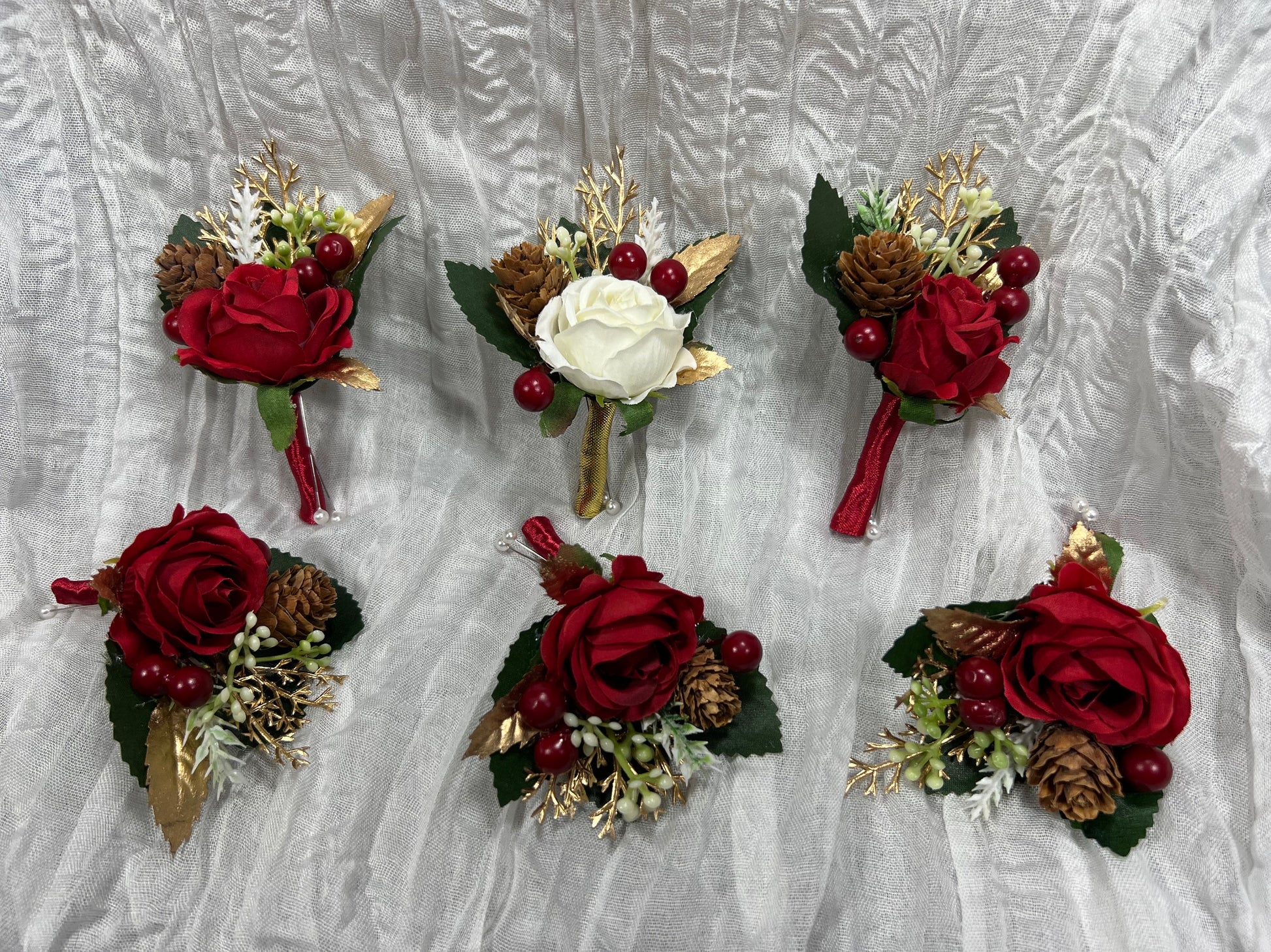 Christmas White Gold Red Boutonniere Wedding Groom Boutonnières Groomsmen Ivory Boutonnière Christmas Pine Cone Artificial Flowers