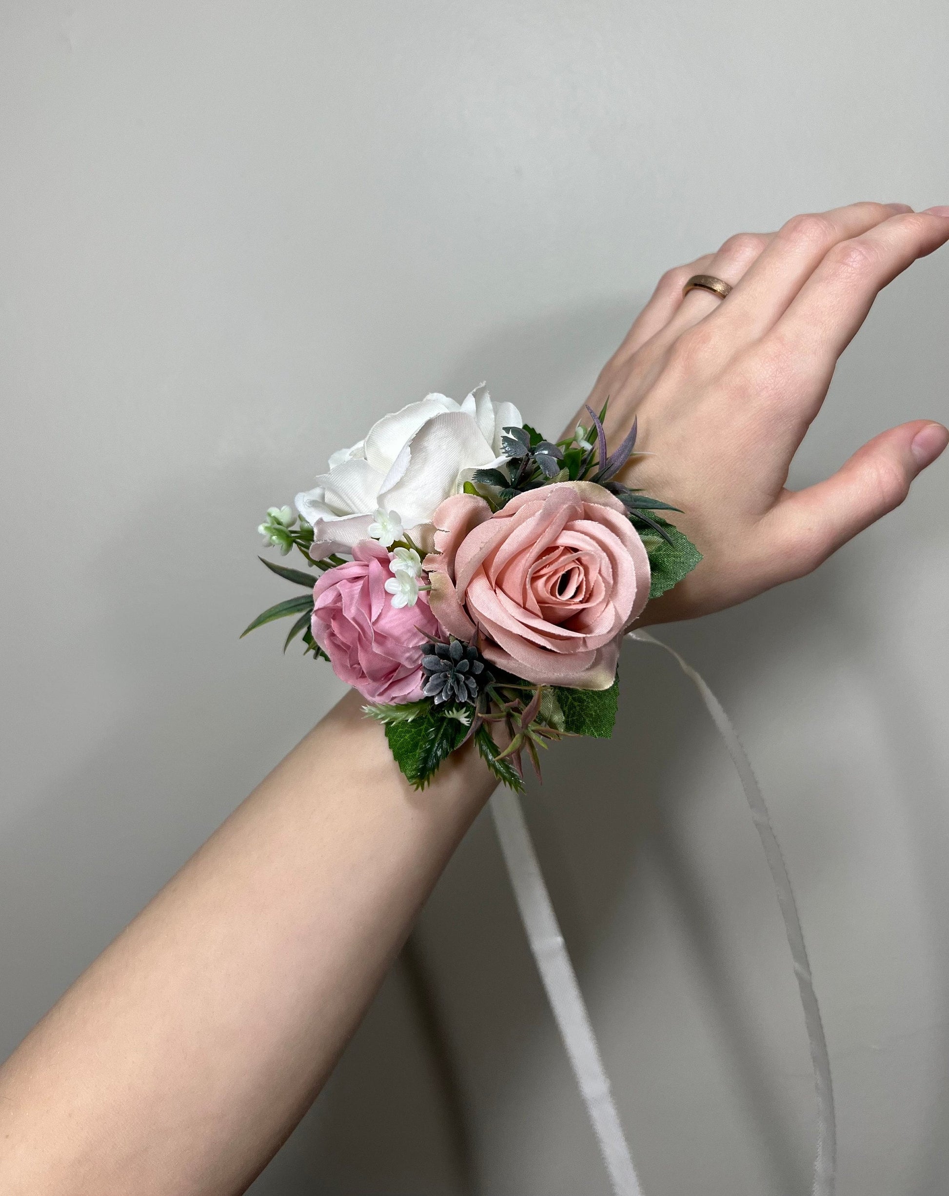 Wedding Corsage Pink Wedding Wrist Corsage White Bridesmaids Decor Corsage Ivory Corsage White Accessories Dusty Rose Artificial Flowers