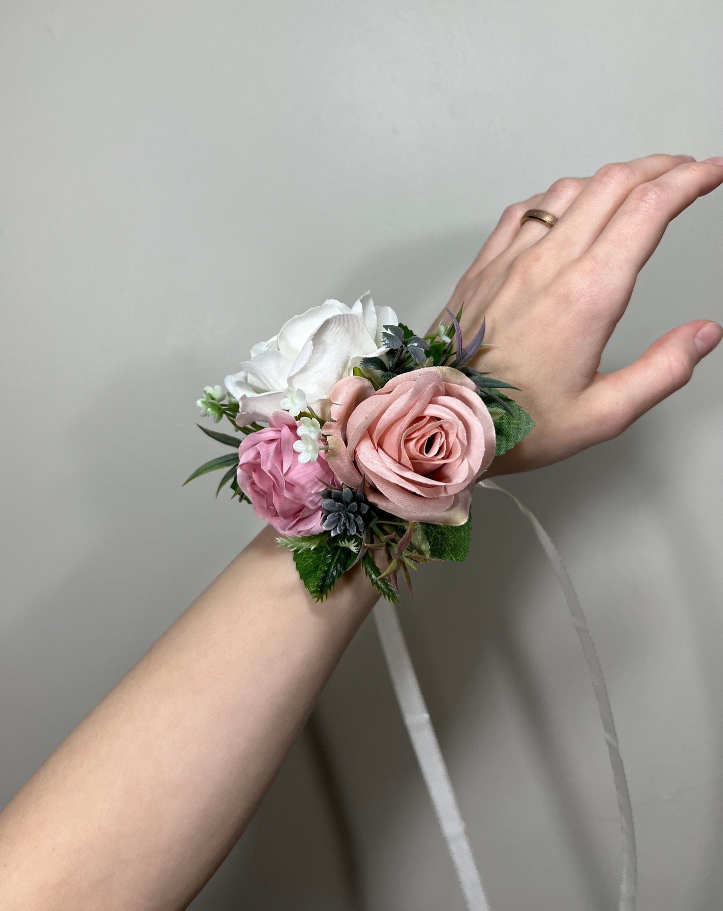 Wedding Corsage Pink Wedding Wrist Corsage White Bridesmaids Decor Corsage Ivory Corsage White Accessories Dusty Rose Artificial Flowers