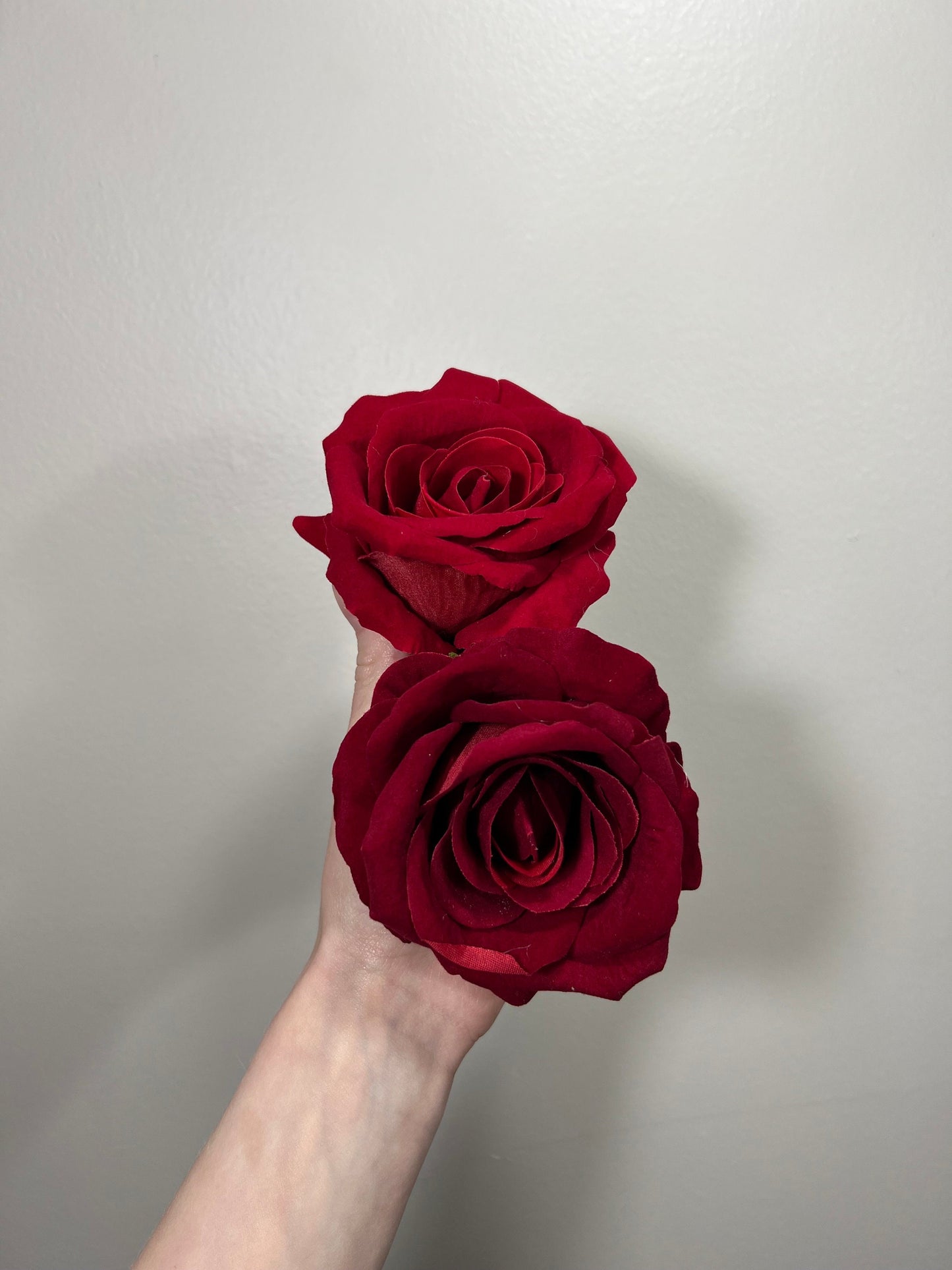 Red Artificial Flowers Head Rose Dark Red High Quality Wedding Fake Roses Silk Red Decorative Home Decor DIY Not Burgundy