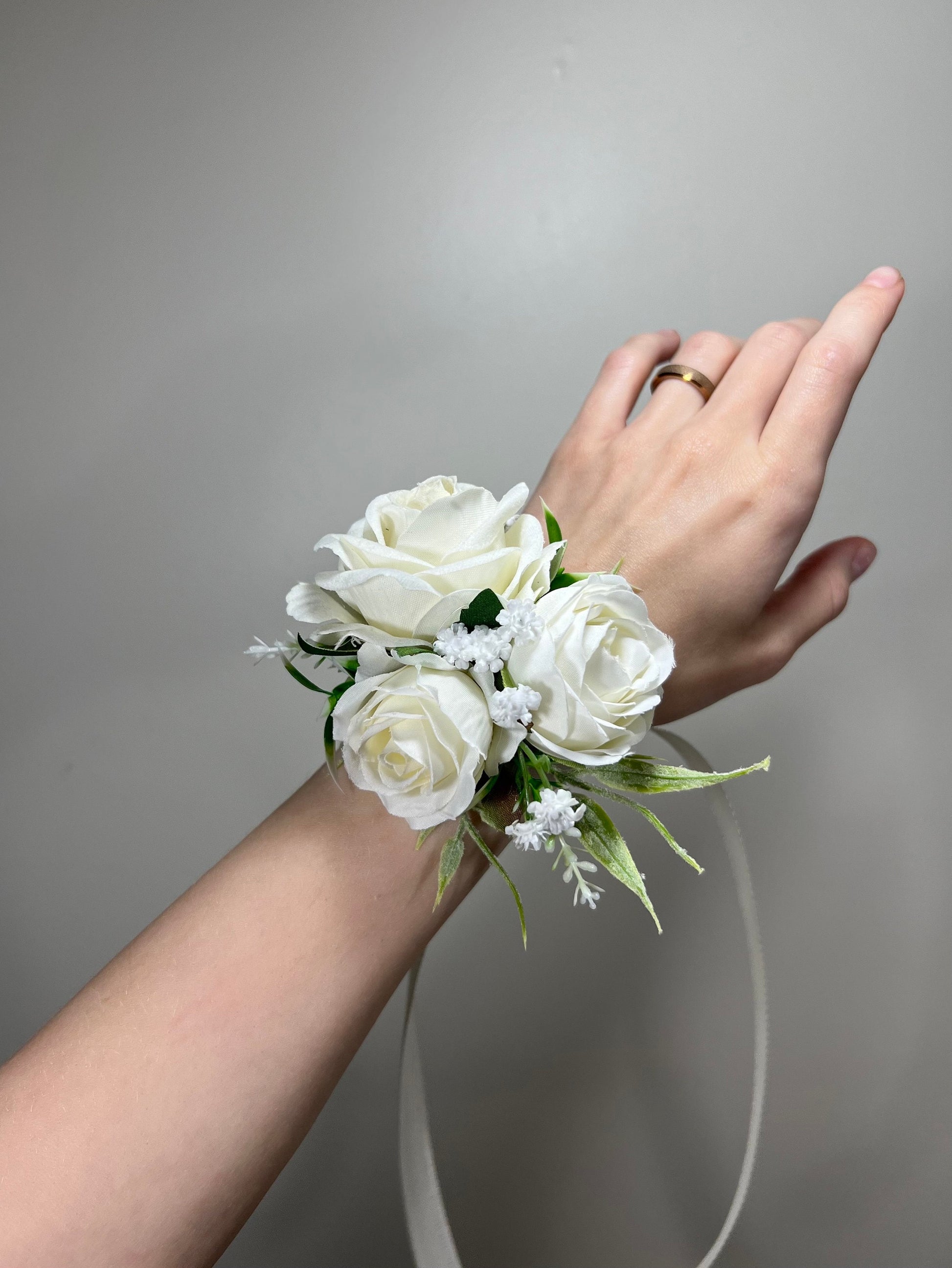White Wedding Corsage Ivory Classic Wrist Pin-on Bridesmaids Prom Décor Mom Accessories Artificial Flower Baby's Breath DUP