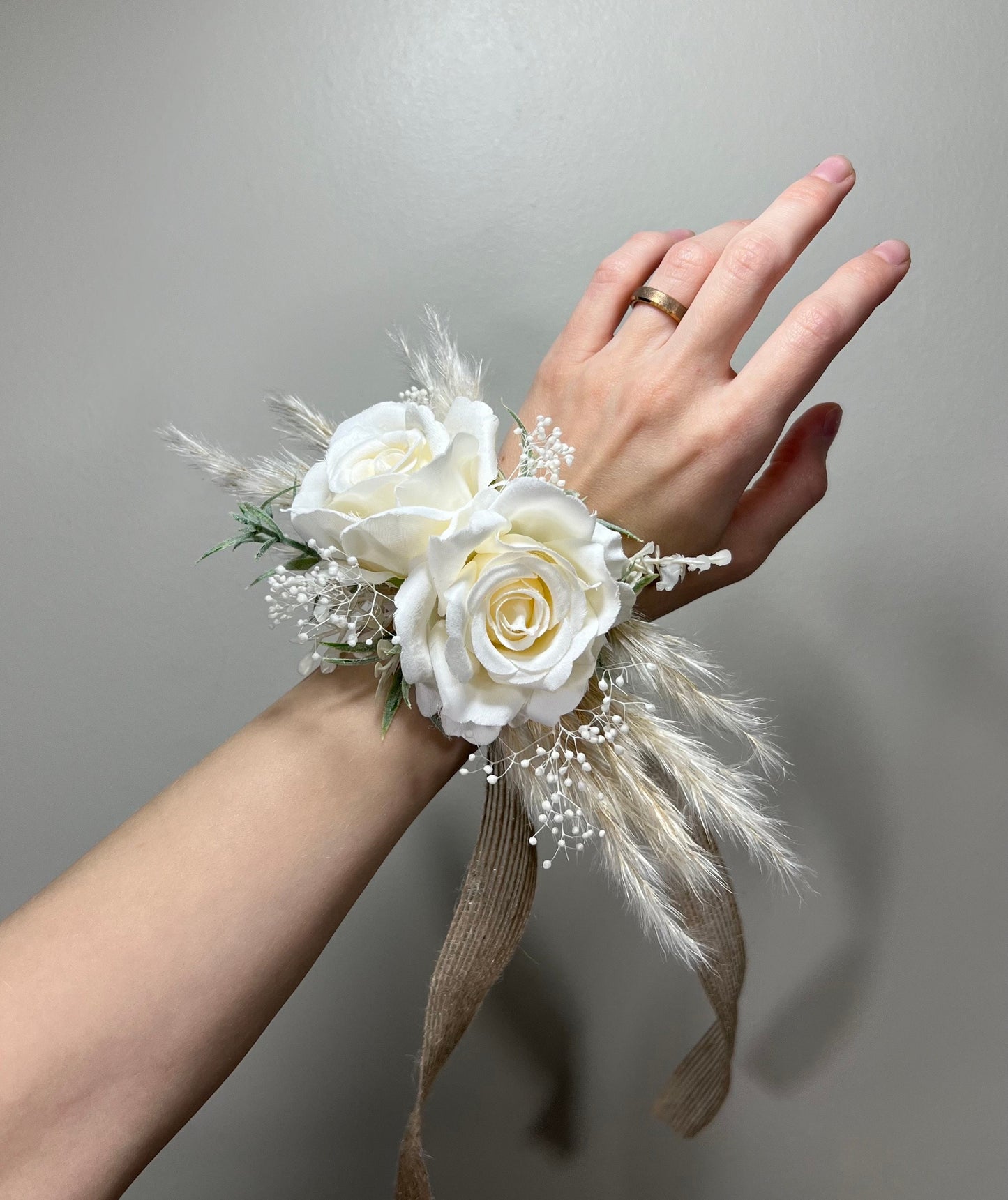 Wedding Corsage White Boho Wedding Wrist Corsage Bridesmaids Corsage Ivory Corsage Accessories Pampas Grass Artificial Flowers Baby Breath