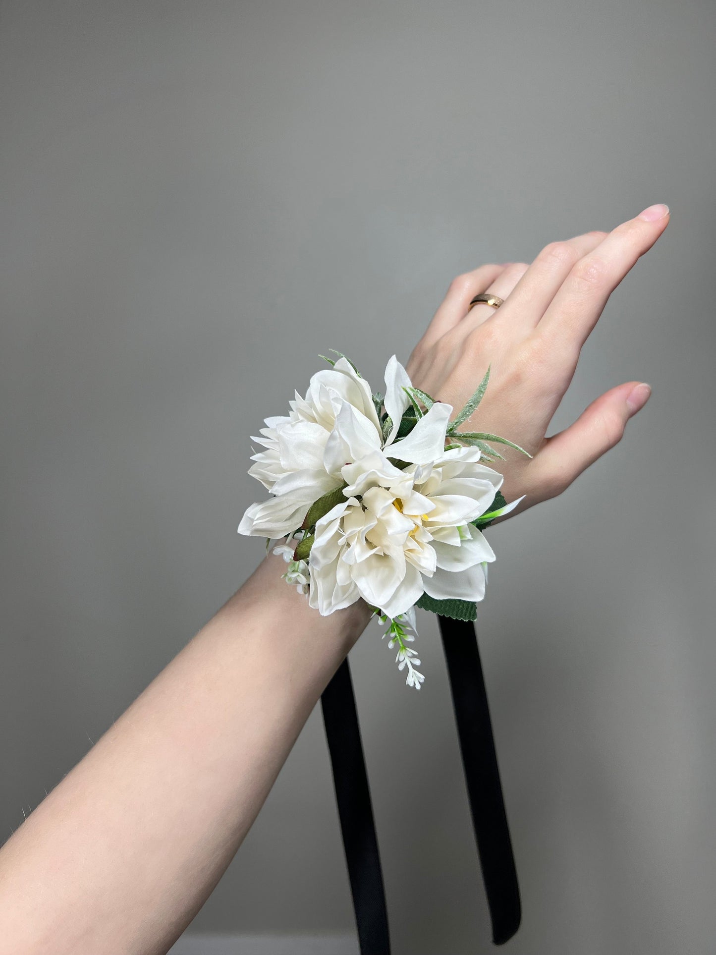 White Corsage Wedding Dahlia Wrist Corsage Bridesmaids Corsage Ivory Mom Corsage Accessories Artificial Flowers White Dahlia Boutonniere