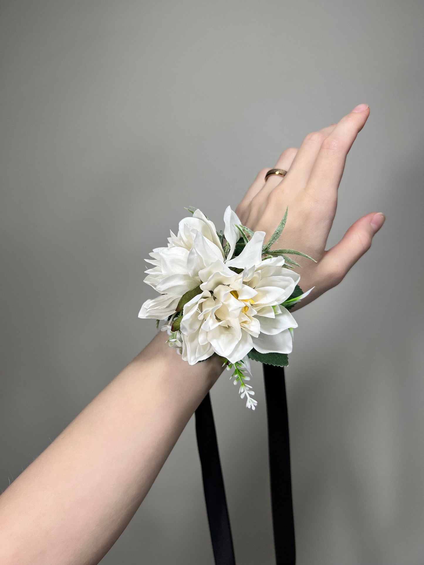 White Corsage Wedding Dahlia Wrist Corsage Bridesmaids Corsage Ivory Mom Corsage Accessories Artificial Flowers White Dahlia Boutonniere