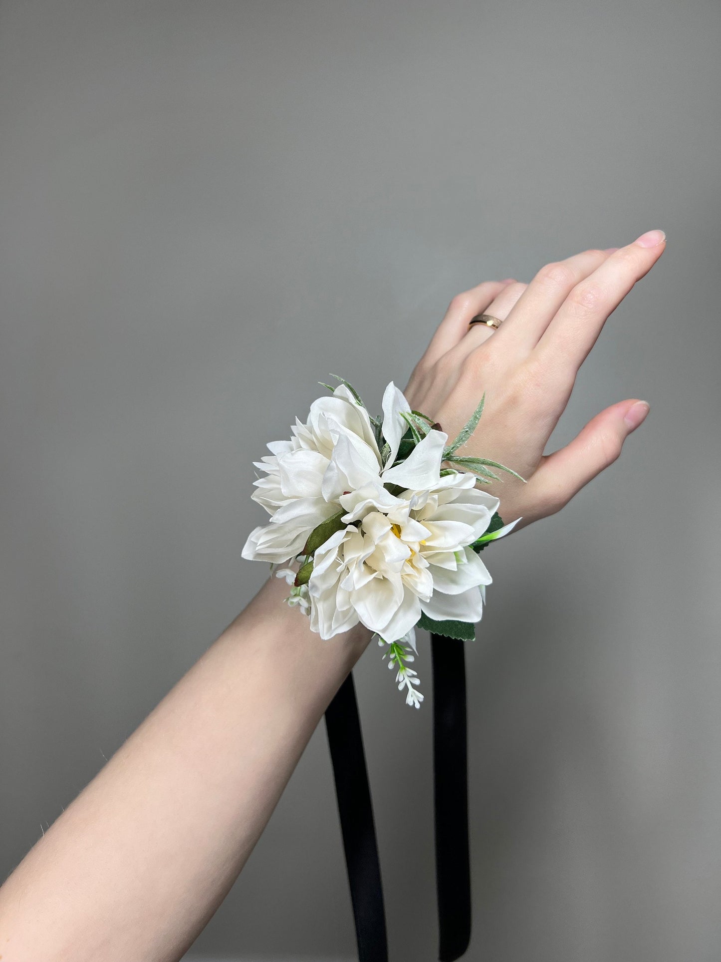 White Corsage Wedding Dahlia Wrist Corsage Bridesmaids Corsage Ivory Mom Corsage Accessories Artificial Flowers White Dahlia Boutonniere