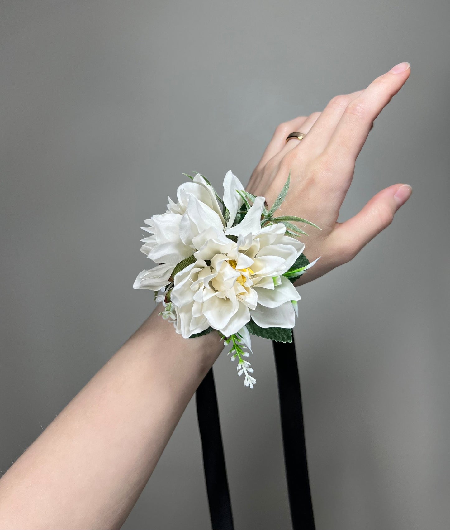 White Corsage Wedding Dahlia Wrist Corsage Bridesmaids Corsage Ivory Mom Corsage Accessories Artificial Flowers White Dahlia Boutonniere