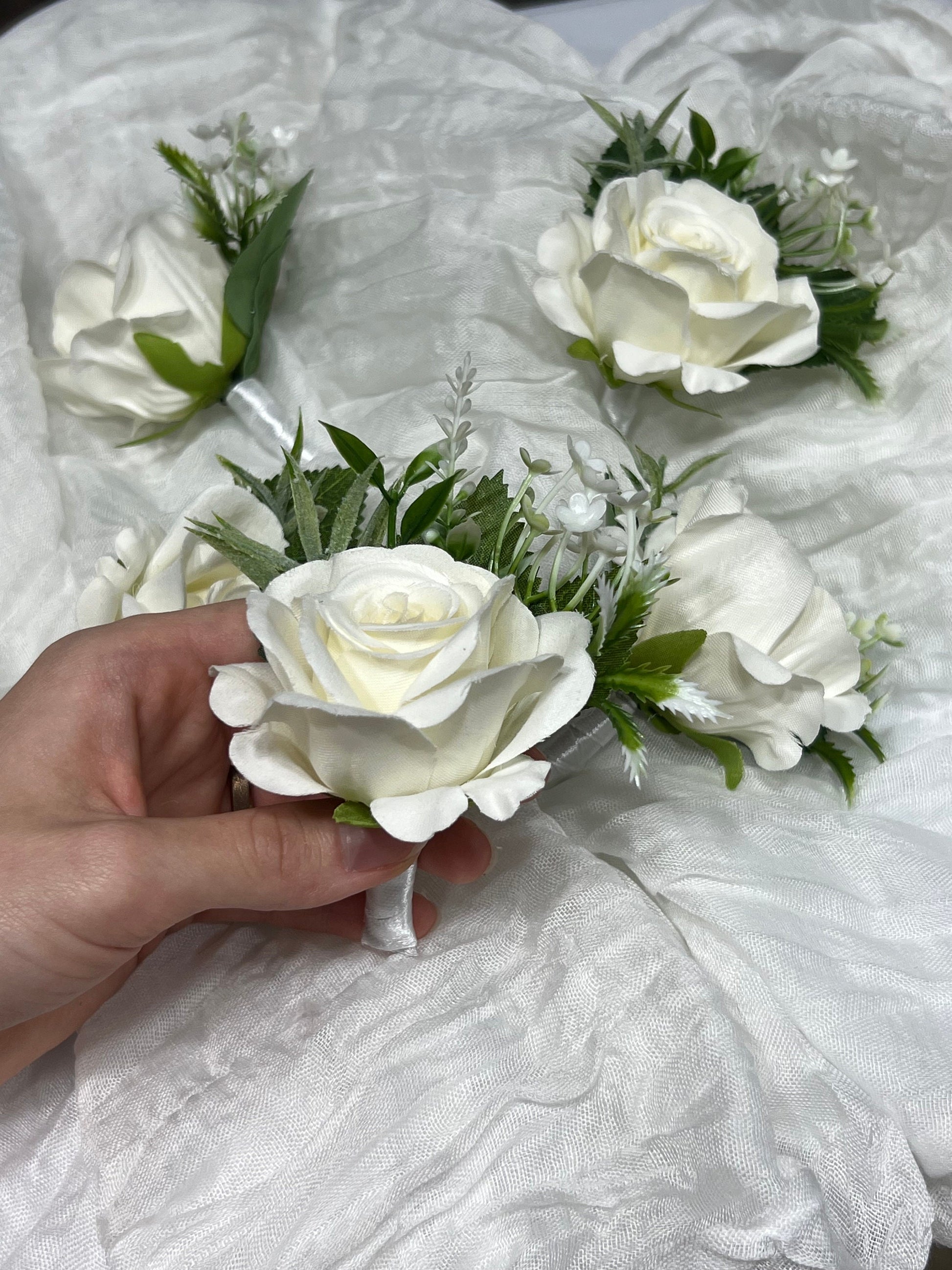 White Boutonniere Wedding Groom Groomsmen Boutonnière Ivory Wedding Artificial Flowers Eucalyptus Cream Rose Prom Boutonniere Off-White