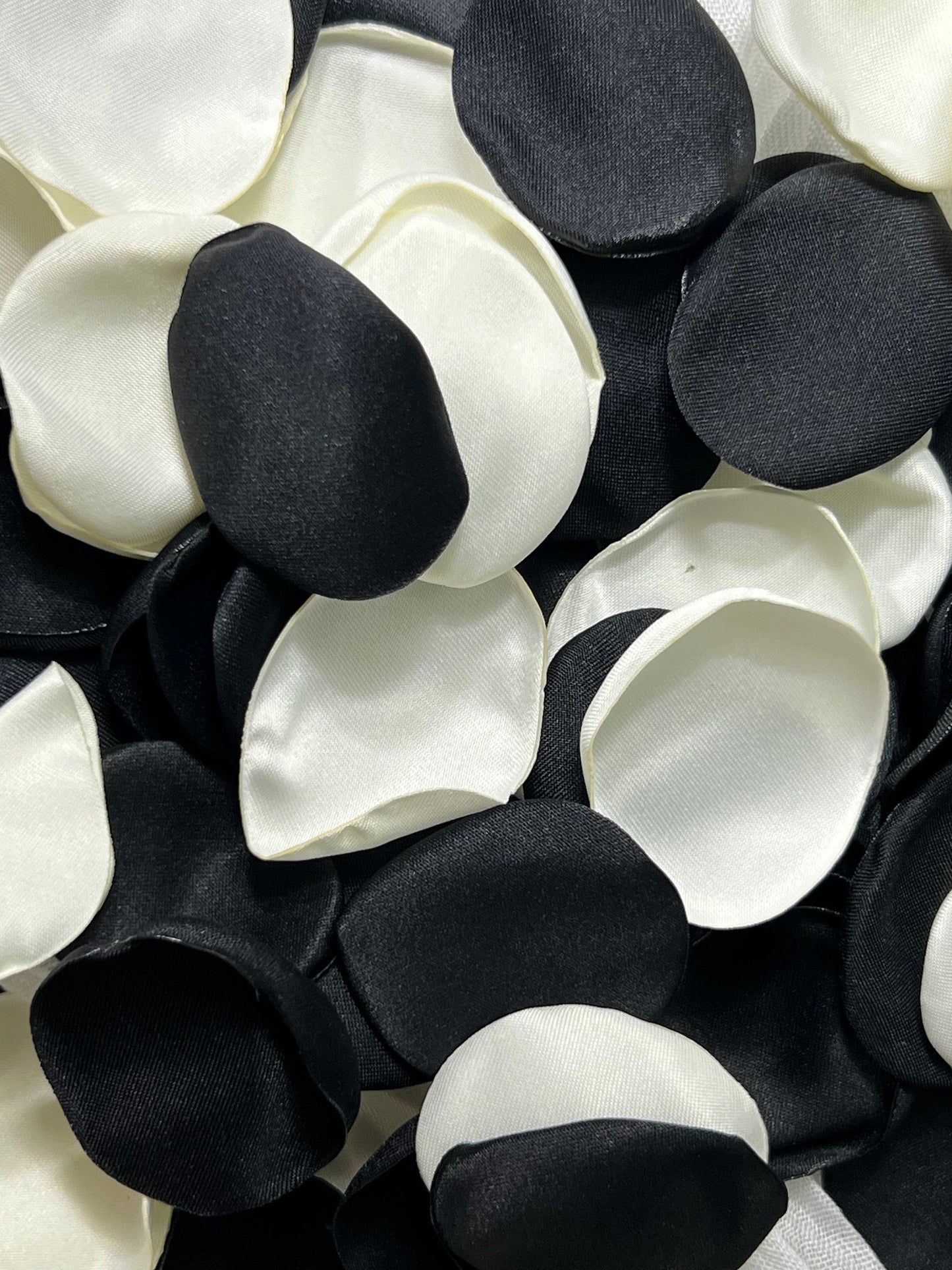 Black Ivory Petals Wedding Decor Flower Girl Petals Black Ivory Wedding Aisle Decor Flower Petals Black White Ceremony Decor Confetti