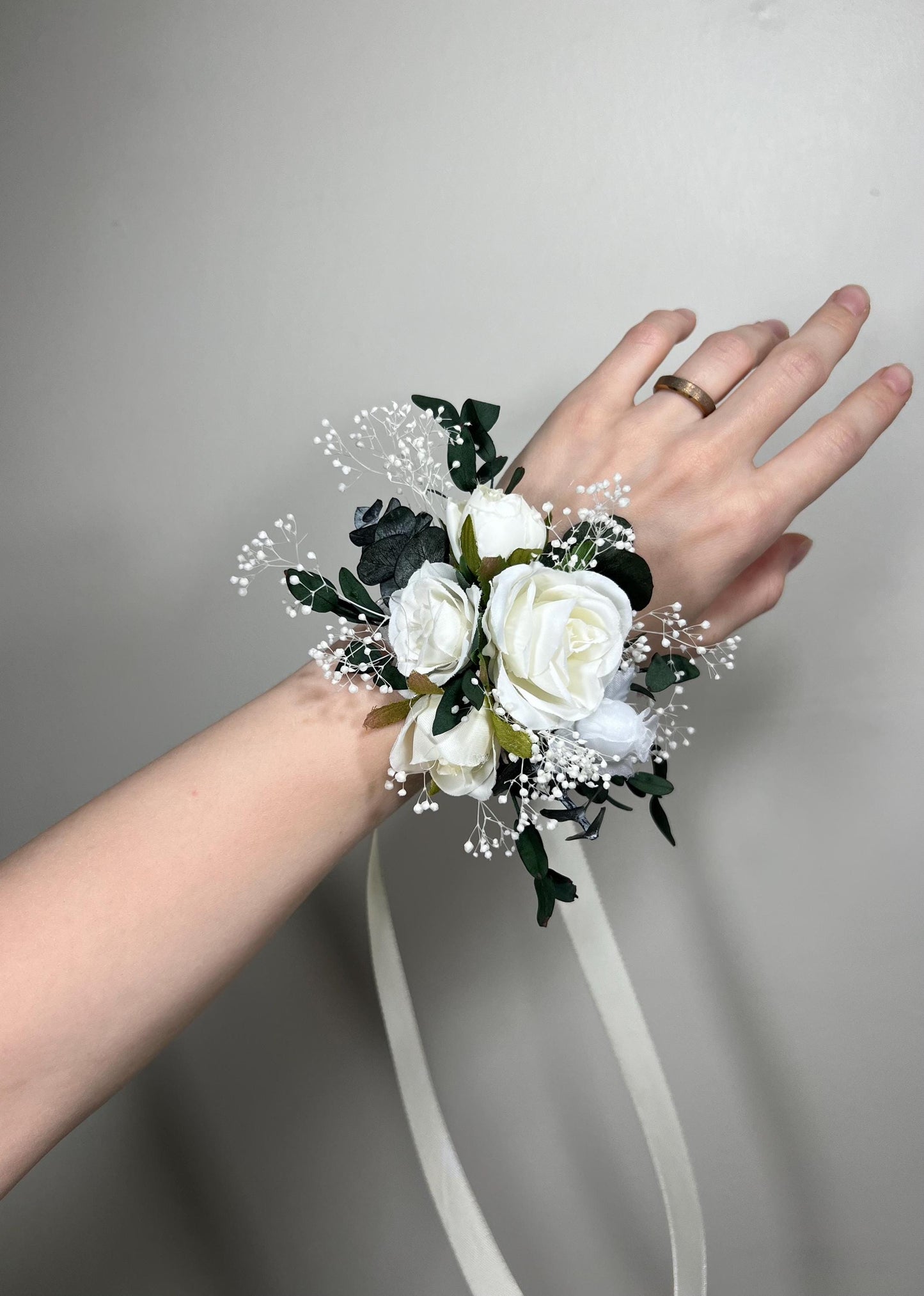 White Corsage Wedding Eucalyptus Corsage Wrist Corsage Bridesmaids White Mom Corsage Ivory Baby Breath Accessories Artificial Flower