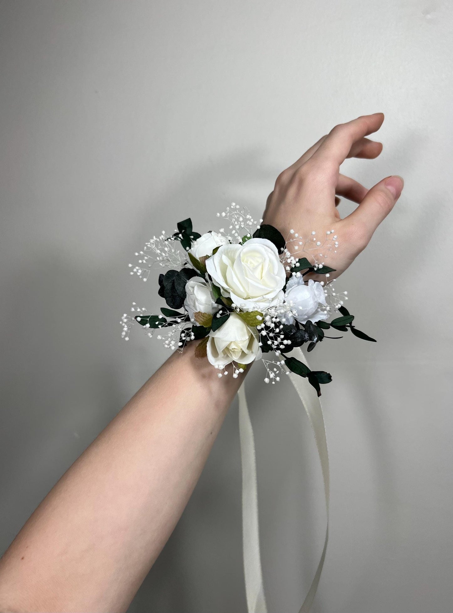 White Corsage Wedding Eucalyptus Corsage Wrist Corsage Bridesmaids White Mom Corsage Ivory Baby Breath Accessories Artificial Flower