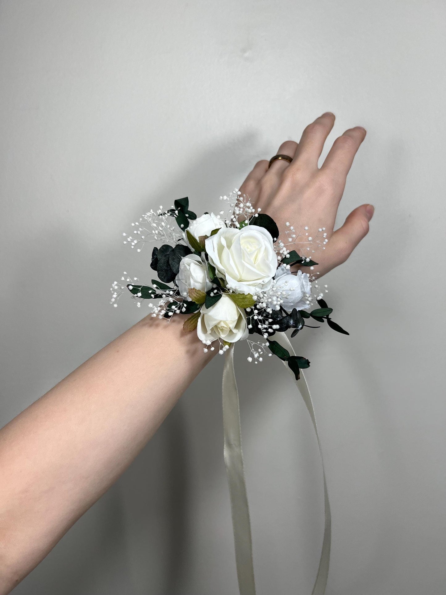 White Corsage Wedding Eucalyptus Corsage Wrist Corsage Bridesmaids White Mom Corsage Ivory Baby Breath Accessories Artificial Flower