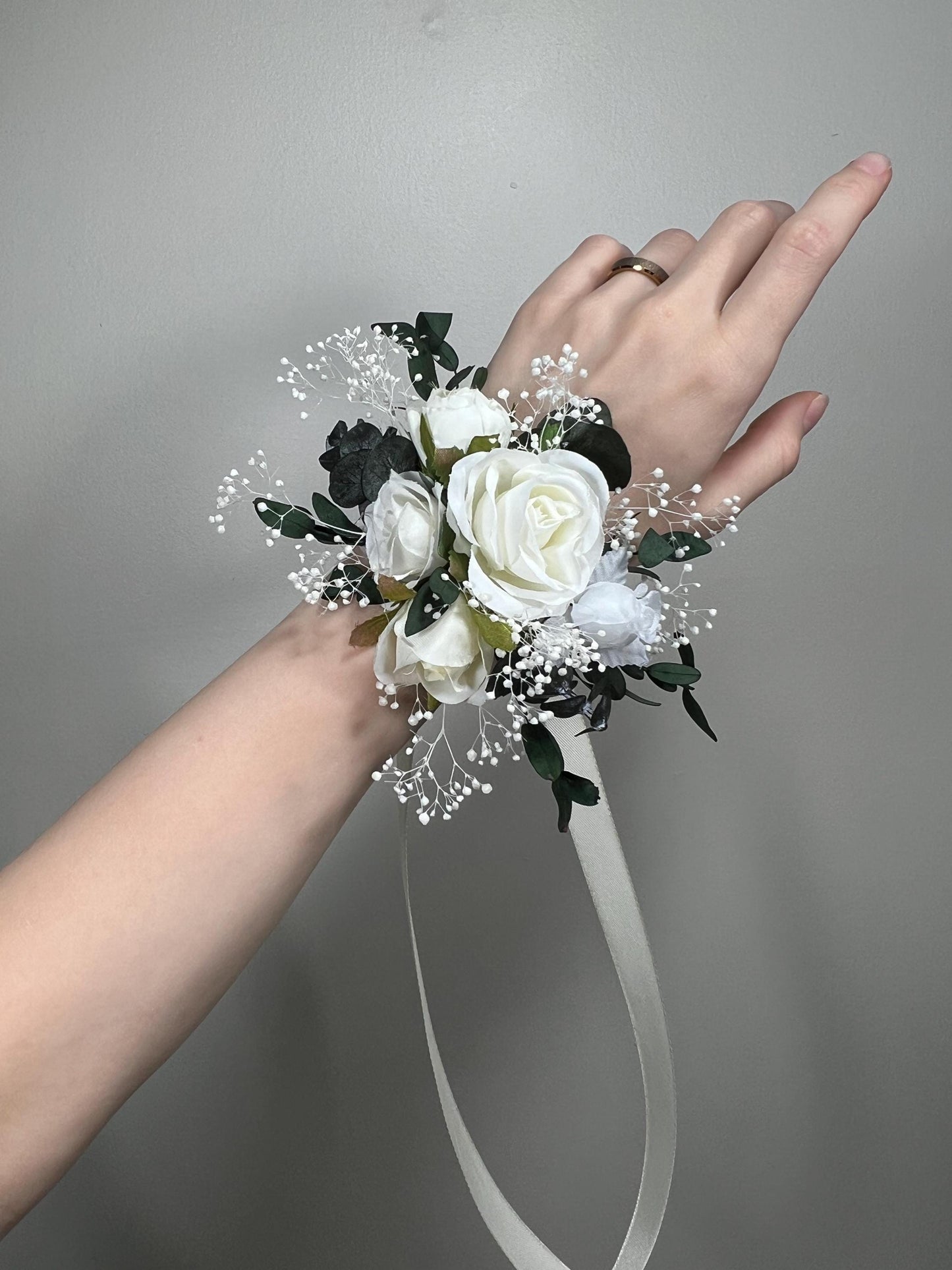 White Corsage Wedding Eucalyptus Corsage Wrist Corsage Bridesmaids White Mom Corsage Ivory Baby Breath Accessories Artificial Flower