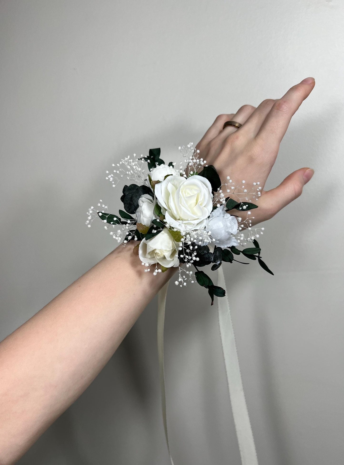 White Corsage Wedding Eucalyptus Corsage Wrist Corsage Bridesmaids White Mom Corsage Ivory Baby Breath Accessories Artificial Flower