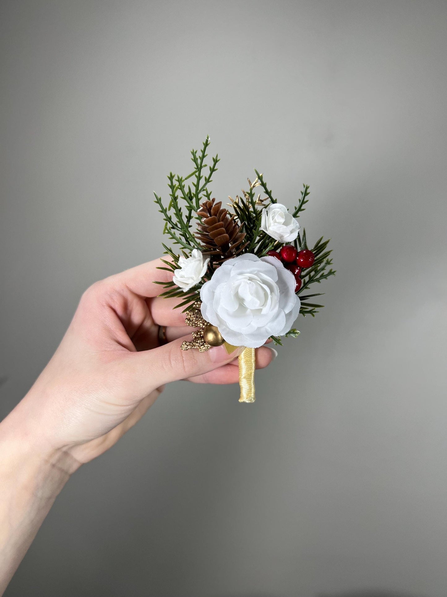 Christmas Boutonniere Wedding White Groom Boutonnières Winter Groomsmen Gold Pine Boutonnière Christmas Pine Cone Artificial Flowers