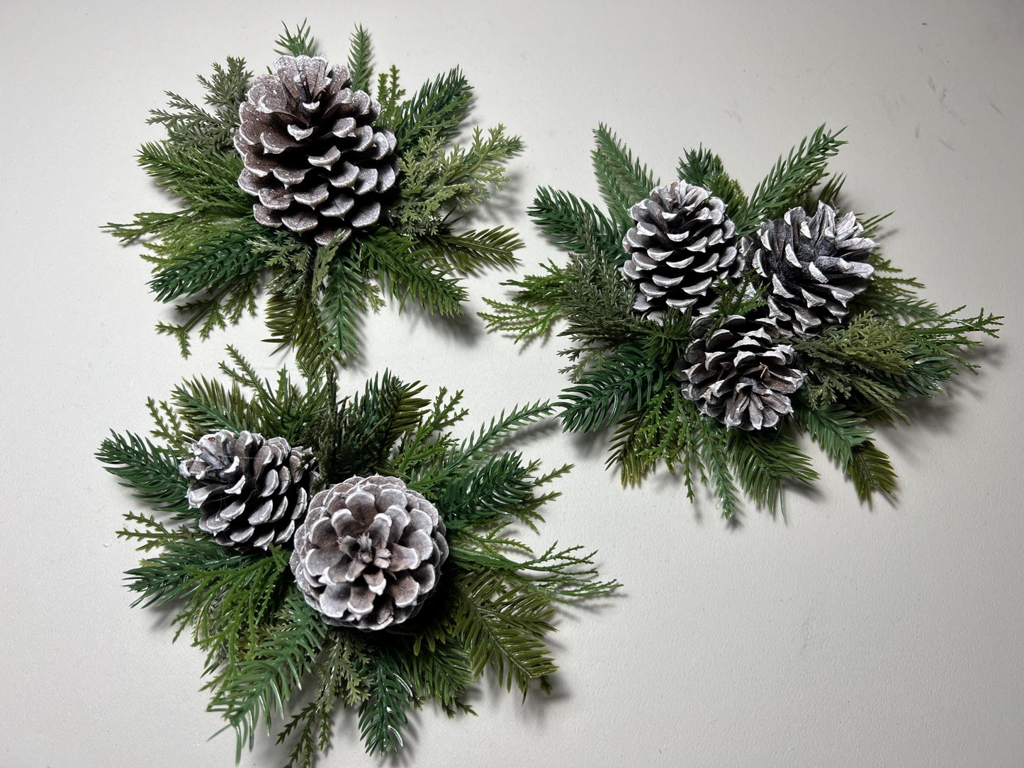 Mini Christmas Centerpiece Wedding Pine Cones Winter Decor Rustic Table Arrangement Party Decoration Small Evergreen Artificial Pine Tree