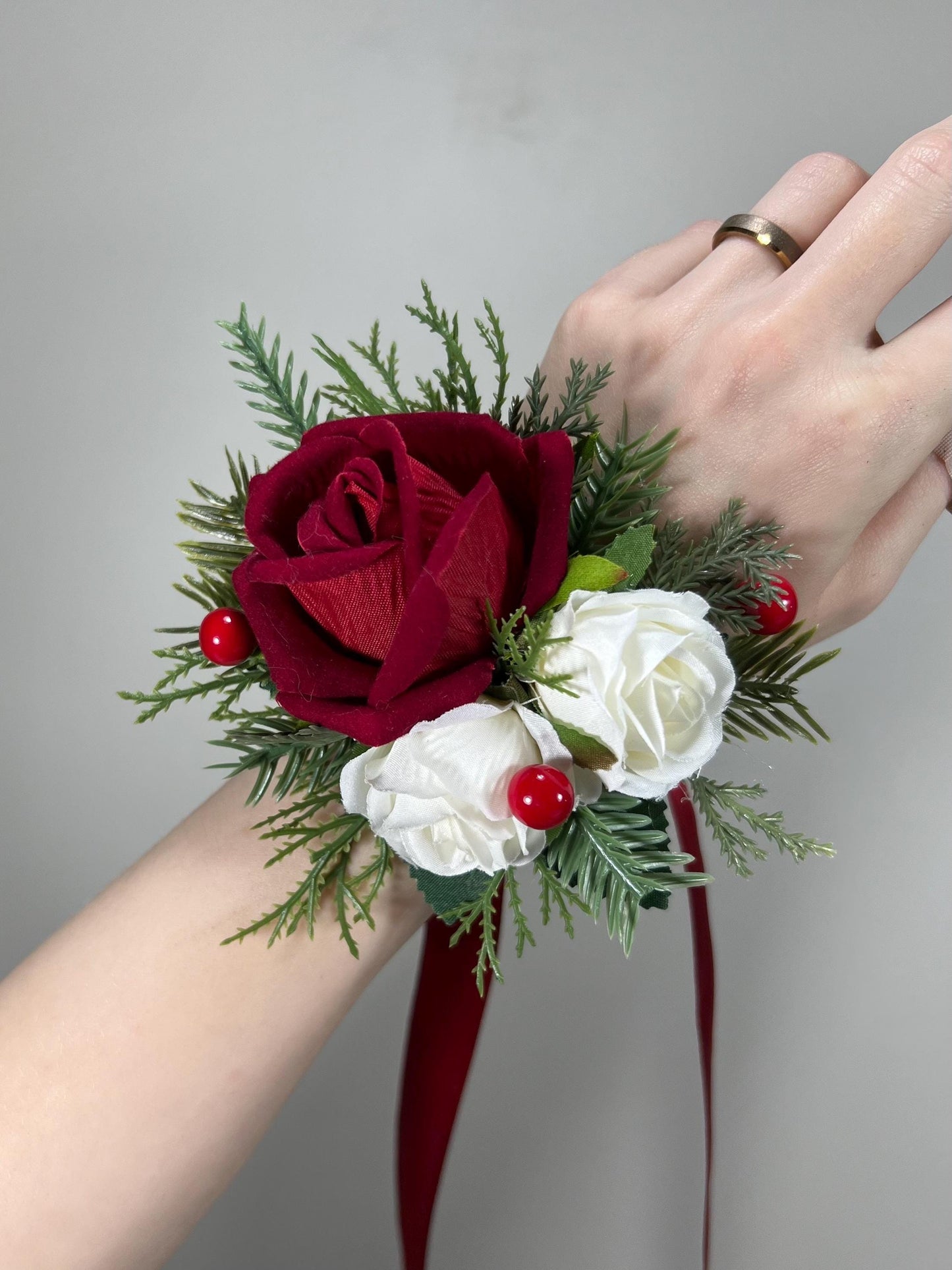 Christmas Corsage Wedding Red White Corsage Mom Dark Red Corsage Winter Red Berries Corsage Bridesmaids Pine Tree Boutonnière