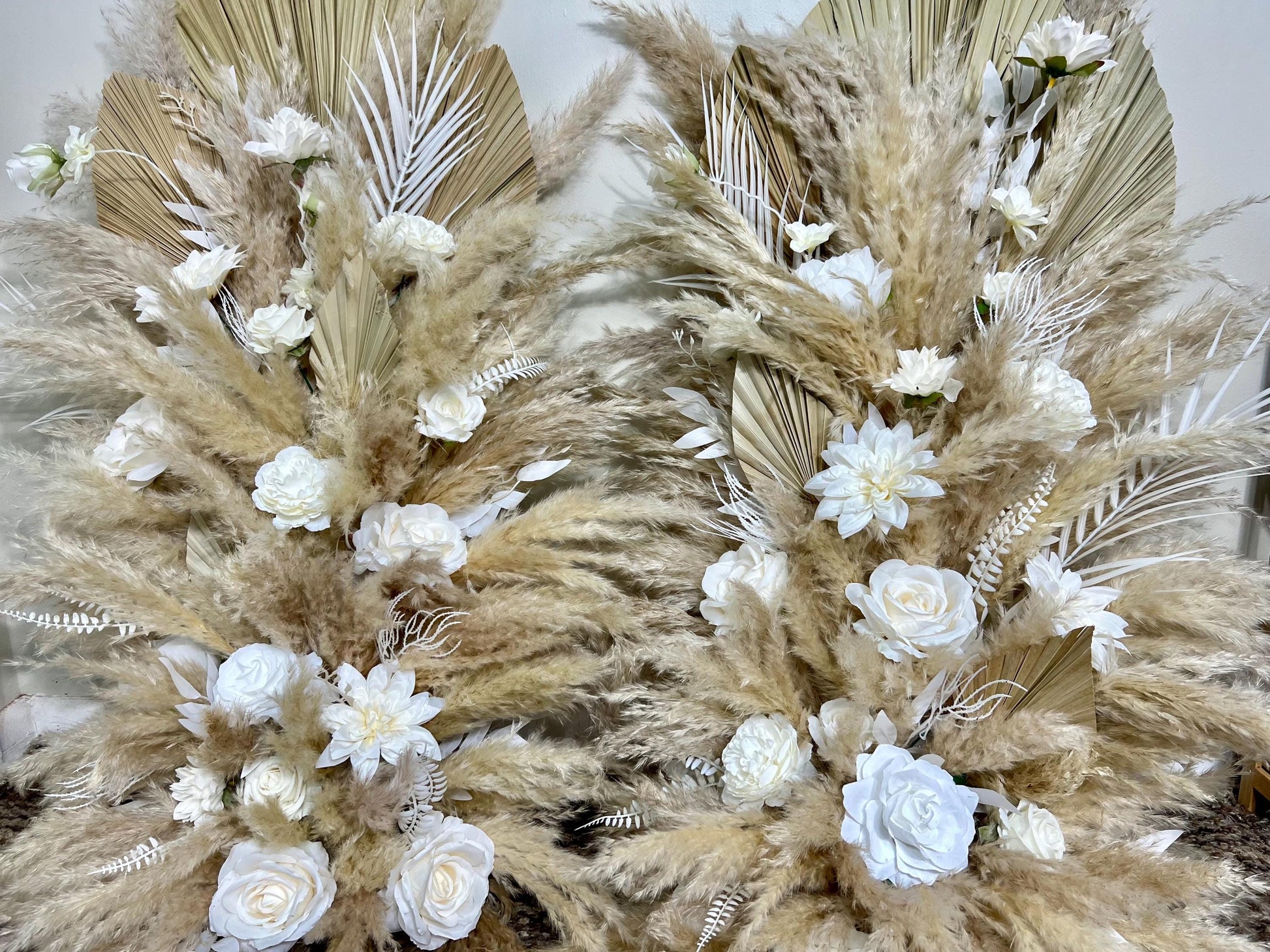 Wedding Aisle Marker Flower Floor Arrangement Whiskey Barrel Décor White Boho Ground Arrangement Pampas Grass Dried Palm Leaves Natural