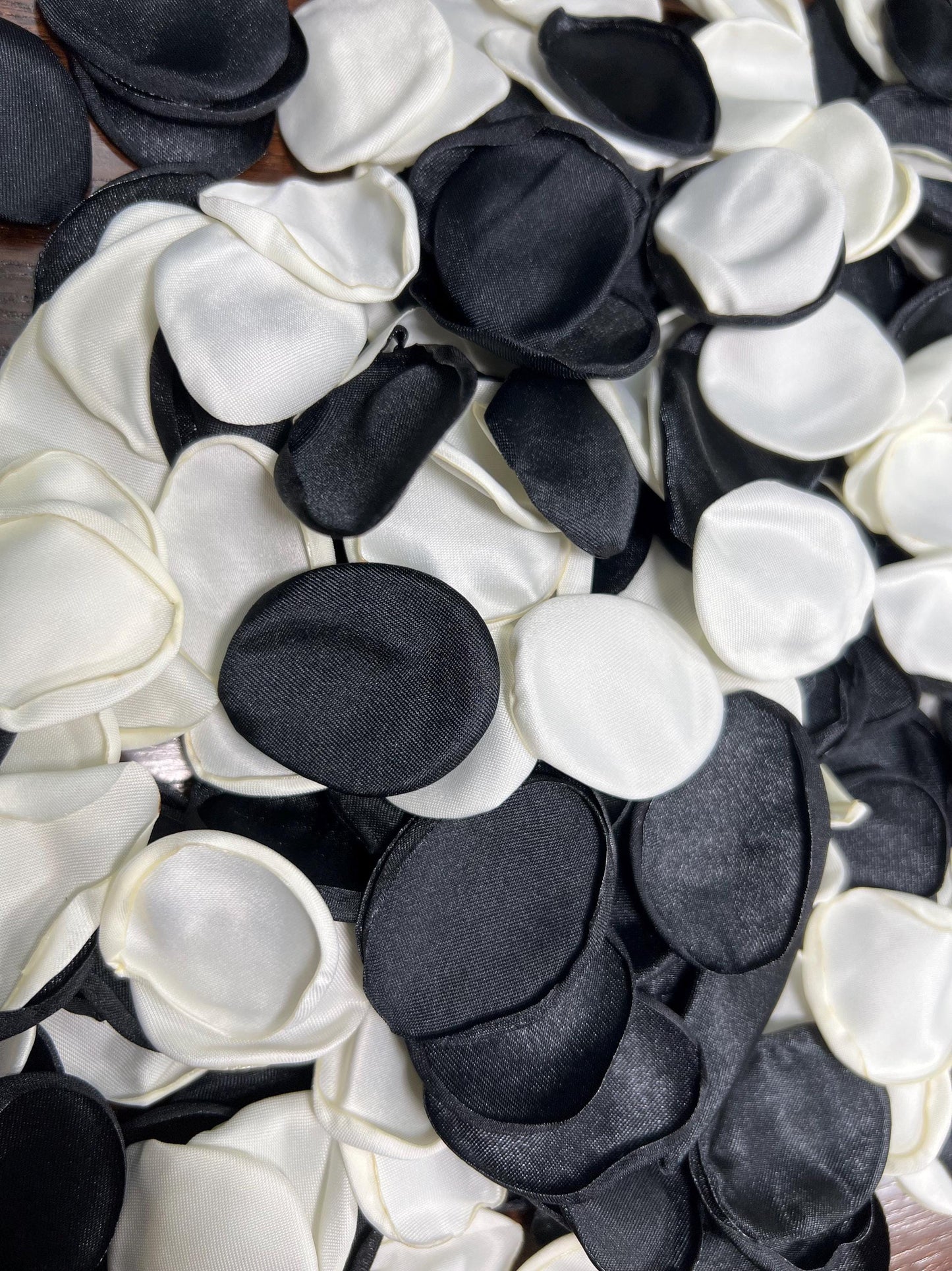 Black Ivory Petals Wedding Decor Flower Girl Petals Black Ivory Wedding Aisle Decor Flower Petals Black White Ceremony Decor Confetti