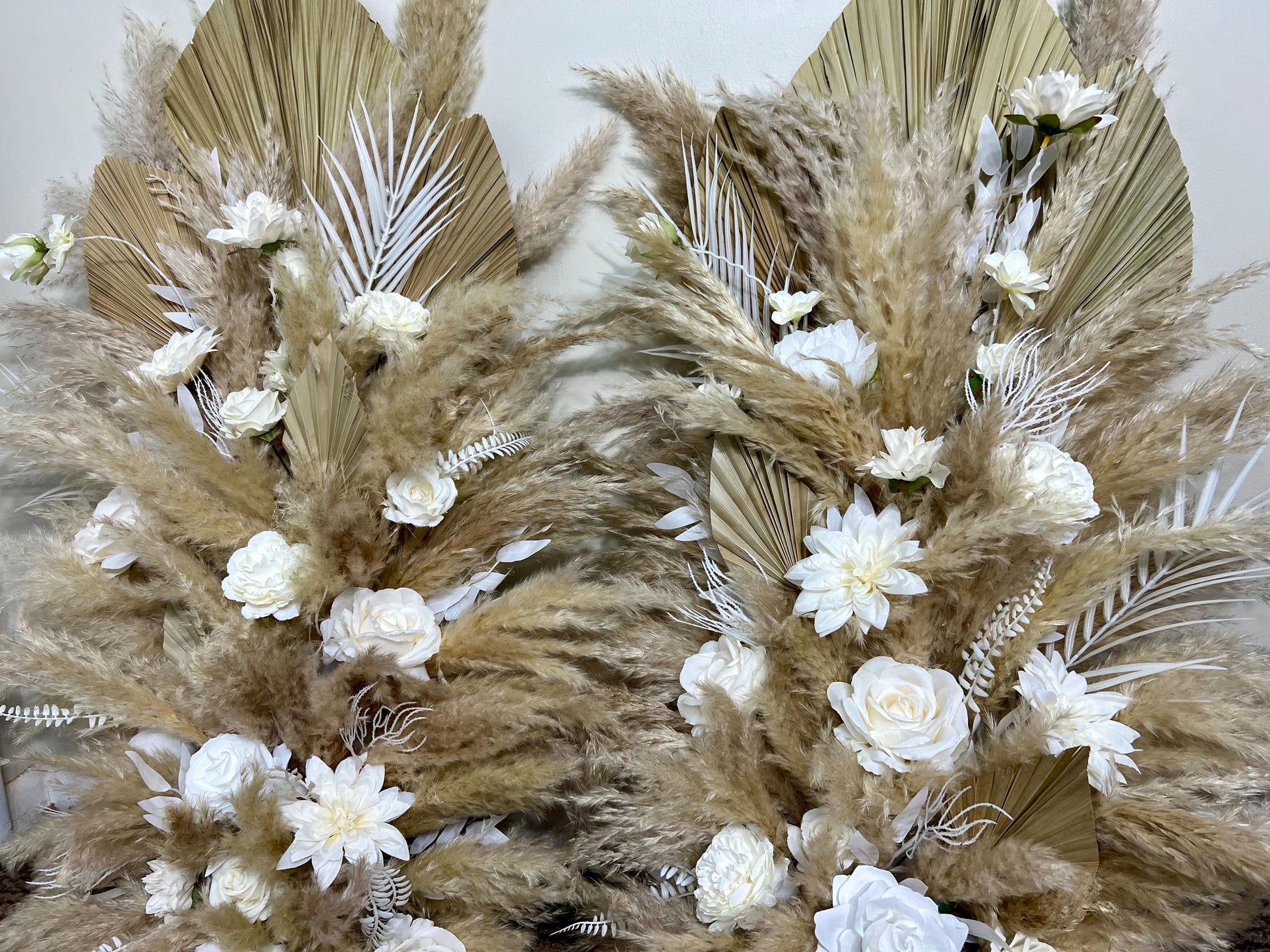 Wedding Aisle Marker Flower Floor Arrangement Whiskey Barrel Décor White Boho Ground Arrangement Pampas Grass Dried Palm Leaves Natural