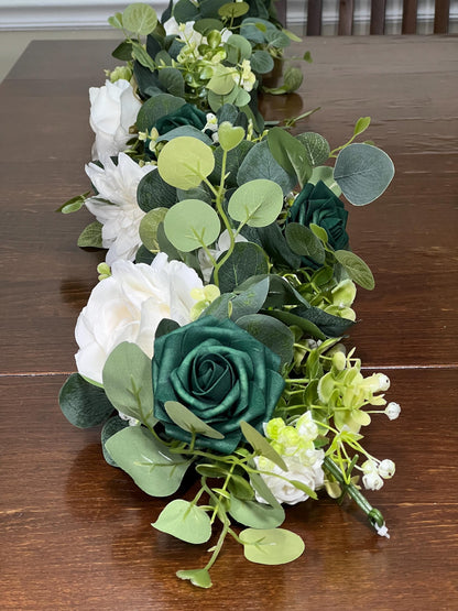 White Green Garland Wedding Table Runner Emerald Green Aisle Arrangement Silver Dollar Eucalyptus Green Decoration Table Runner Greenery